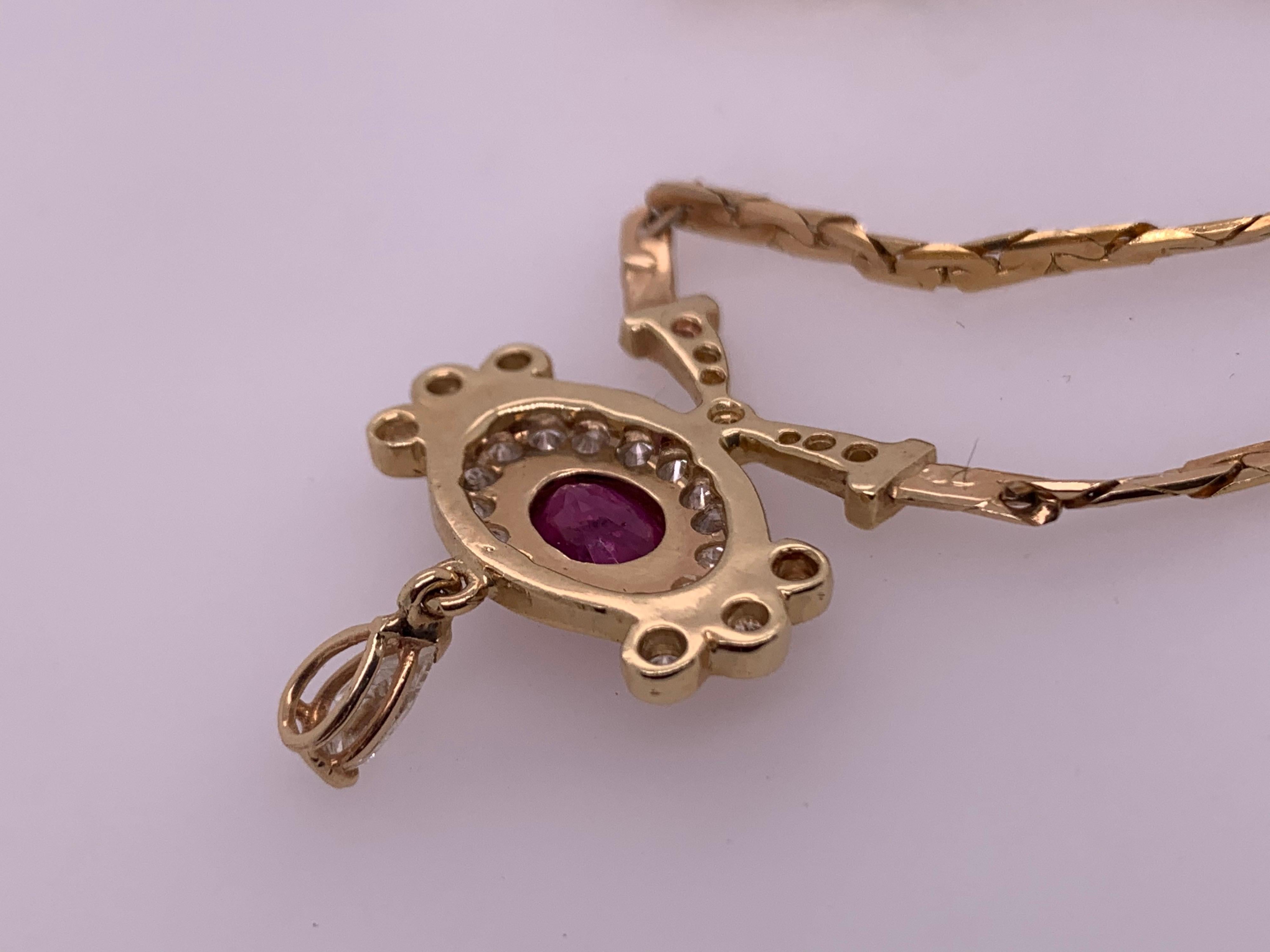 Collier rétro en or avec pierres précieuses en rubis naturel et diamants de 3,25 carats au total, c. 1960 Bon état - En vente à Los Angeles, CA
