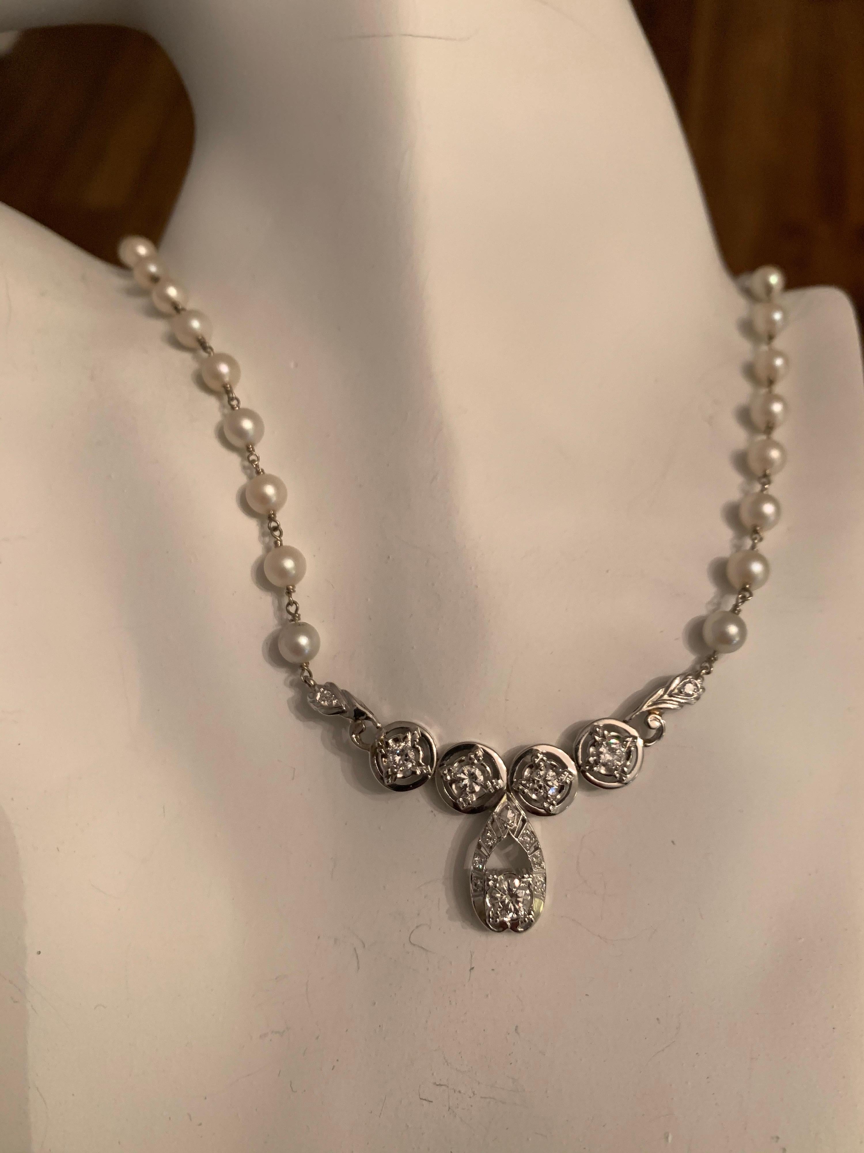 Donna Collana in oro retrò con diamante rotondo da 1 carato naturale e perla circa 1970 in vendita