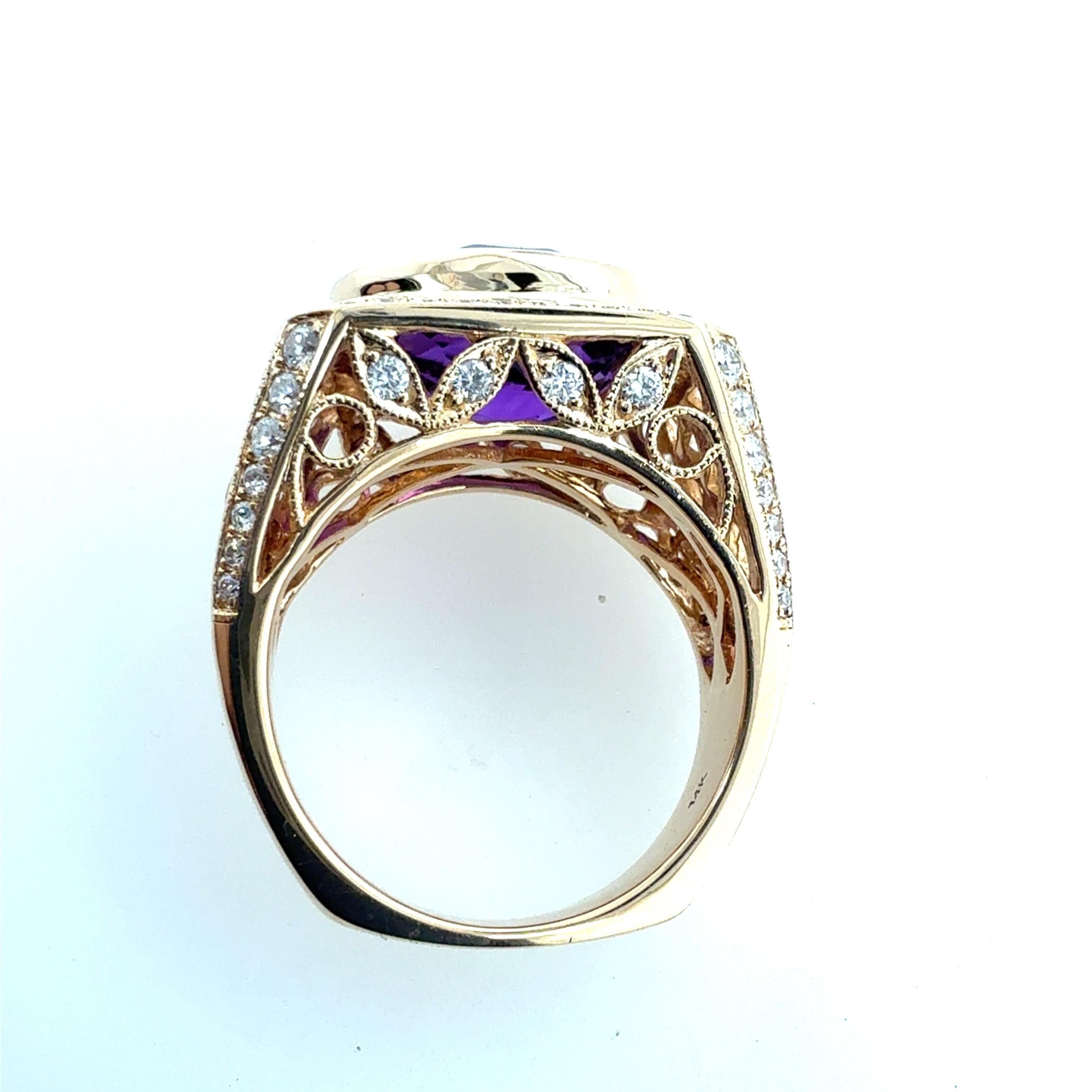 Rétro Retro Gold One Carat Natural Colorless Diamond Amethyst Mens Statement Ring (bague pour homme en or rétro) en vente