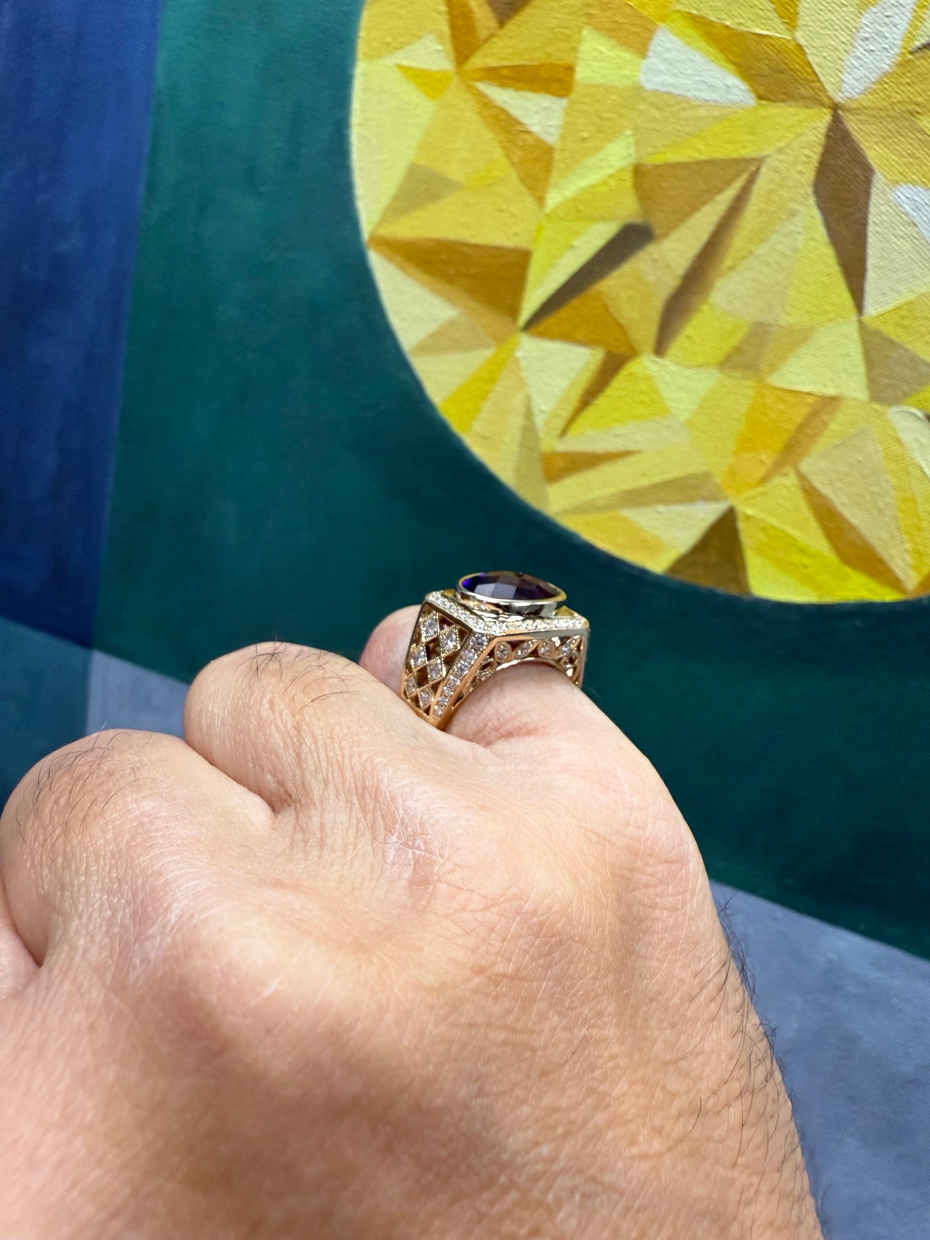 Retro Gold One Carat Natural Colorless Diamond Amethyst Mens Statement Ring (bague pour homme en or rétro) en vente 1