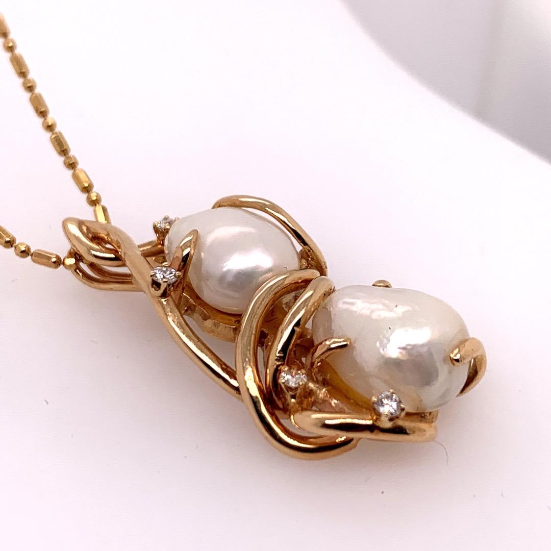 Retro Gold Pendant 0.20 Carat Natural Diamond And Pearl Hand Craft, circa 1980 In Good Condition For Sale In Los Angeles, CA