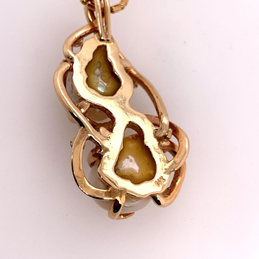 Women's Retro Gold Pendant 0.20 Carat Natural Diamond And Pearl Hand Craft, circa 1980 For Sale