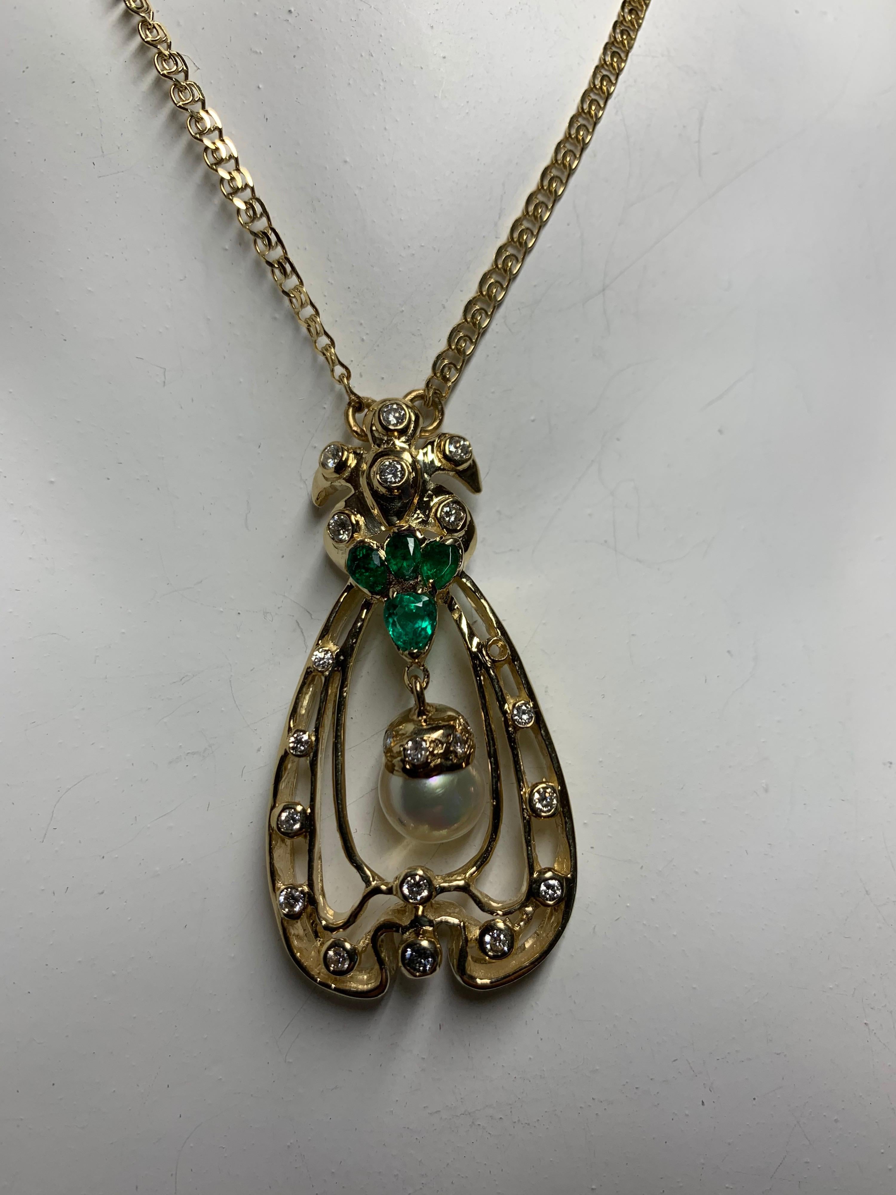 Retro Gold Pendant 1.75 Carat Natural Colombian Emerald Gem & Diamond circa 1960 For Sale 2