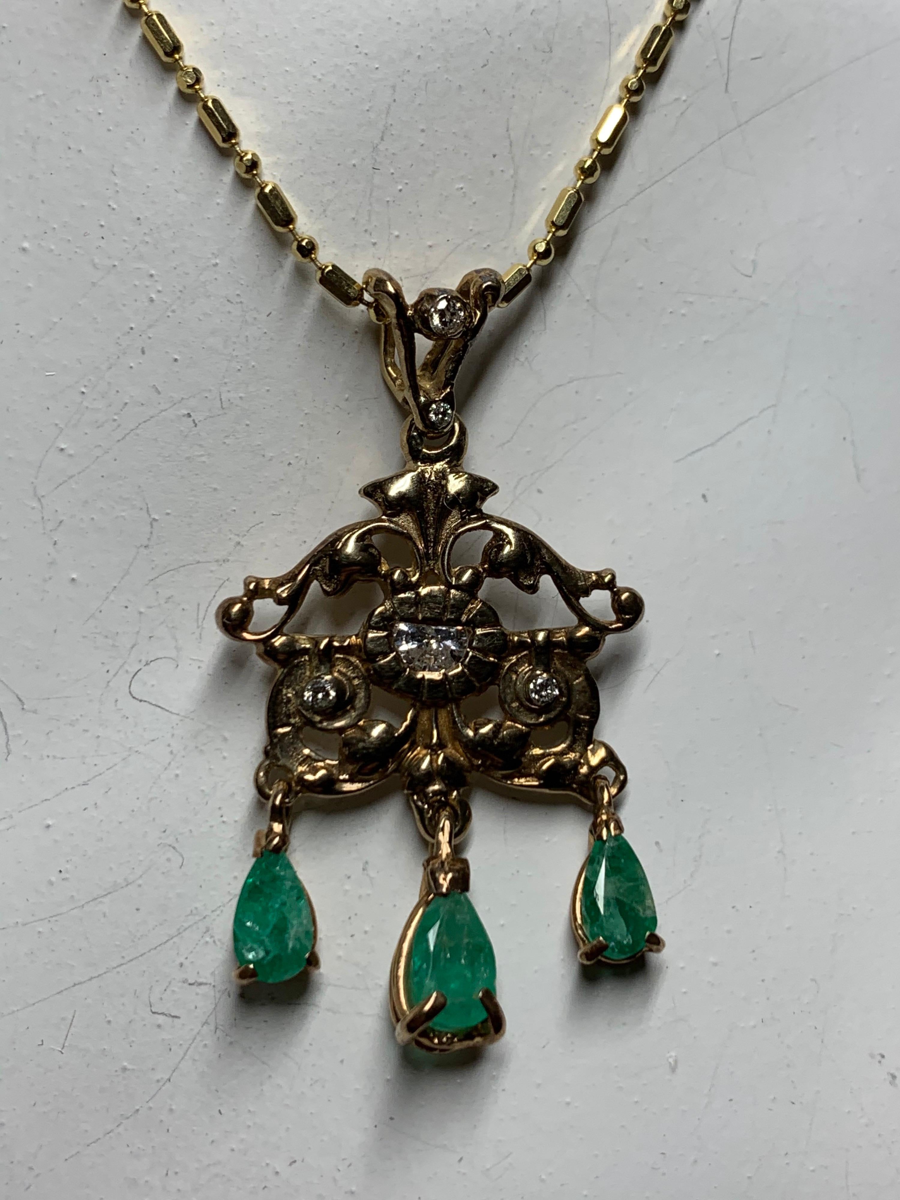 Retro Gold Pendant 1.80 Carat Natural Diamond and Emerald Gem Stone, circa 1960 For Sale 2