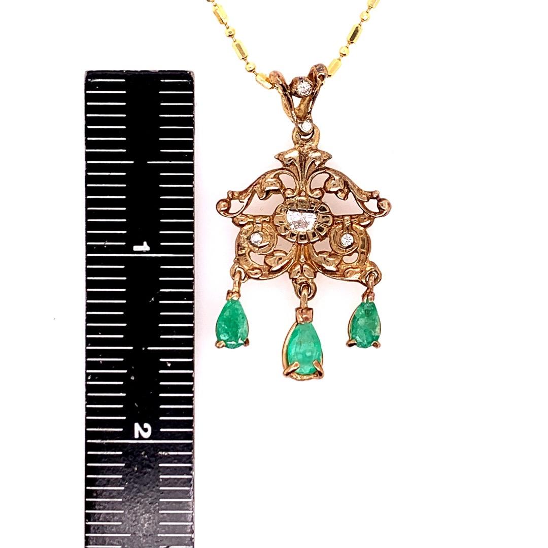 Retro Gold Pendant 1.80 Carat Natural Diamond and Emerald Gem Stone, circa 1960 For Sale 4