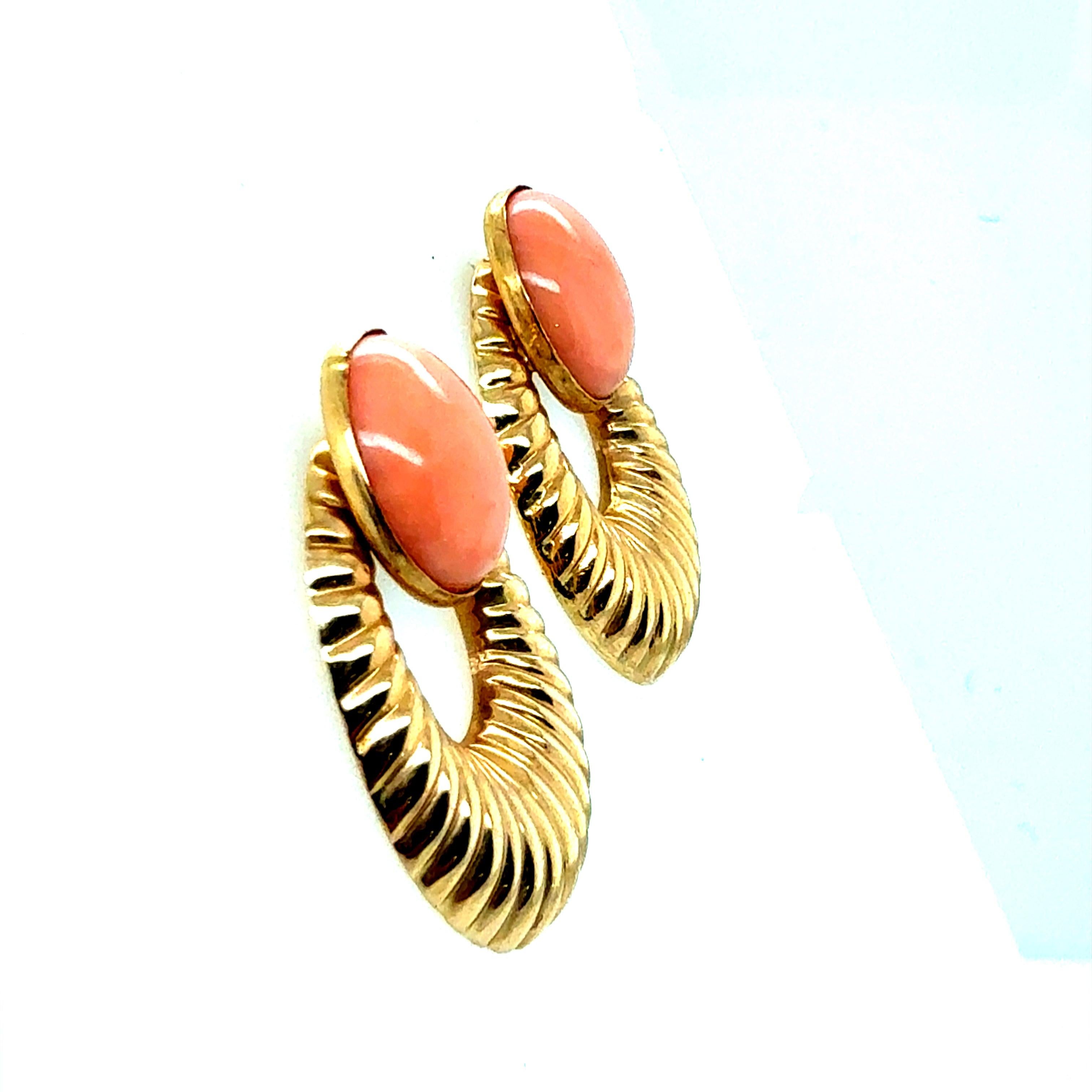 Retro Gold Pink Coral Cabochon Statement Earrings, Circa 1970 For Sale 2