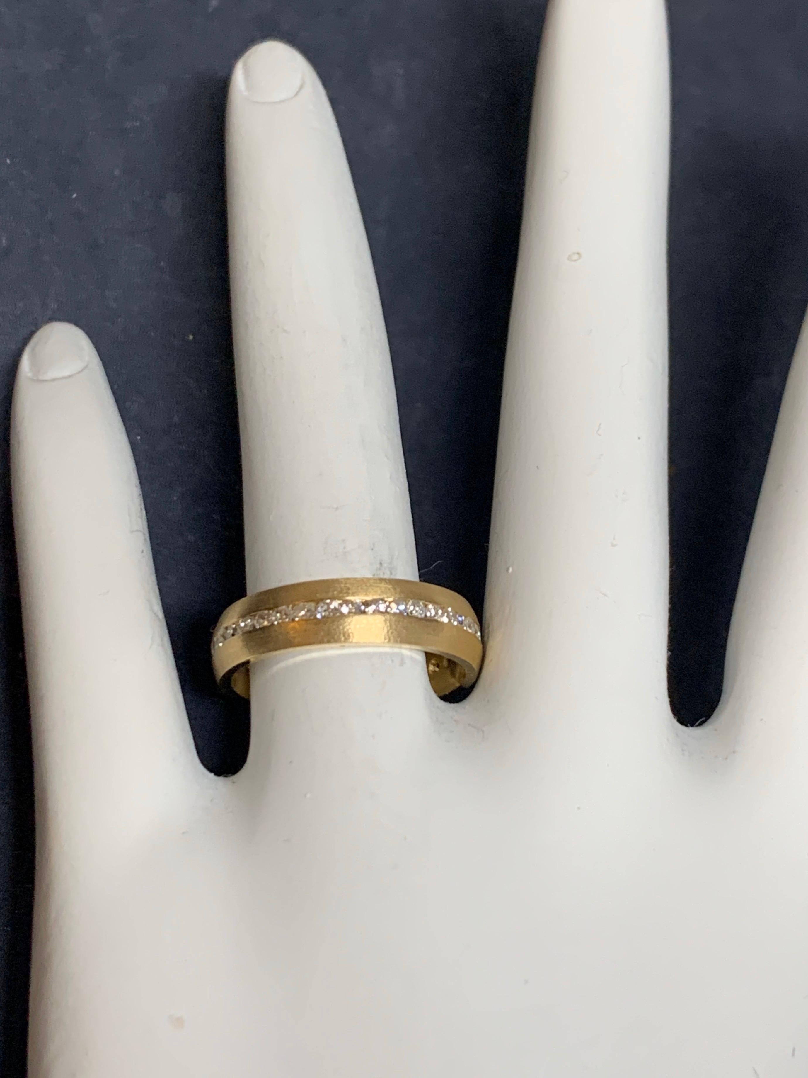 Retro Gold Ring 0.75 Carat Natural Diamond Cocktail Engagement Band, circa 1950 In Good Condition For Sale In Los Angeles, CA