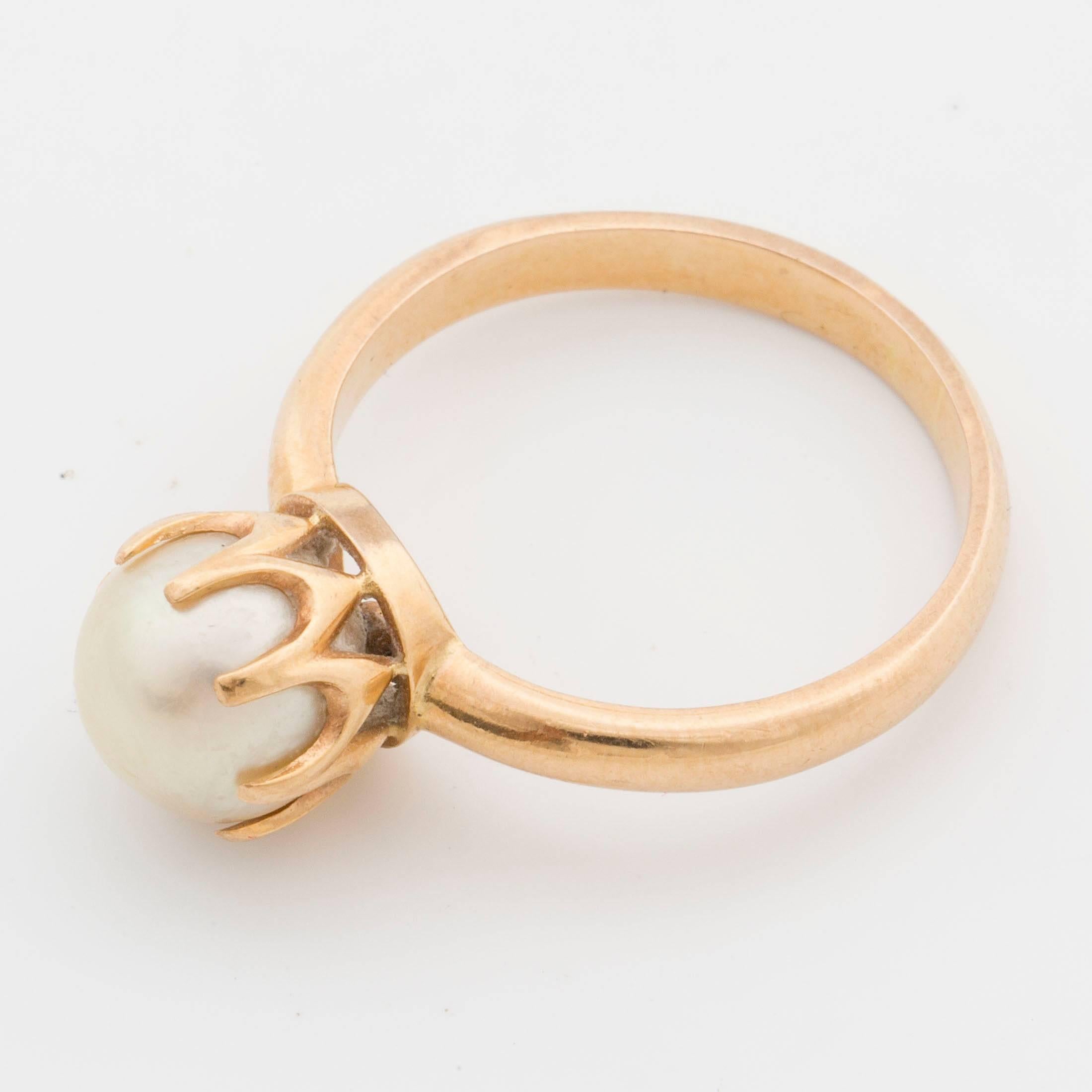 Modern Retro Gold Ring with Cultured Peal For Sale