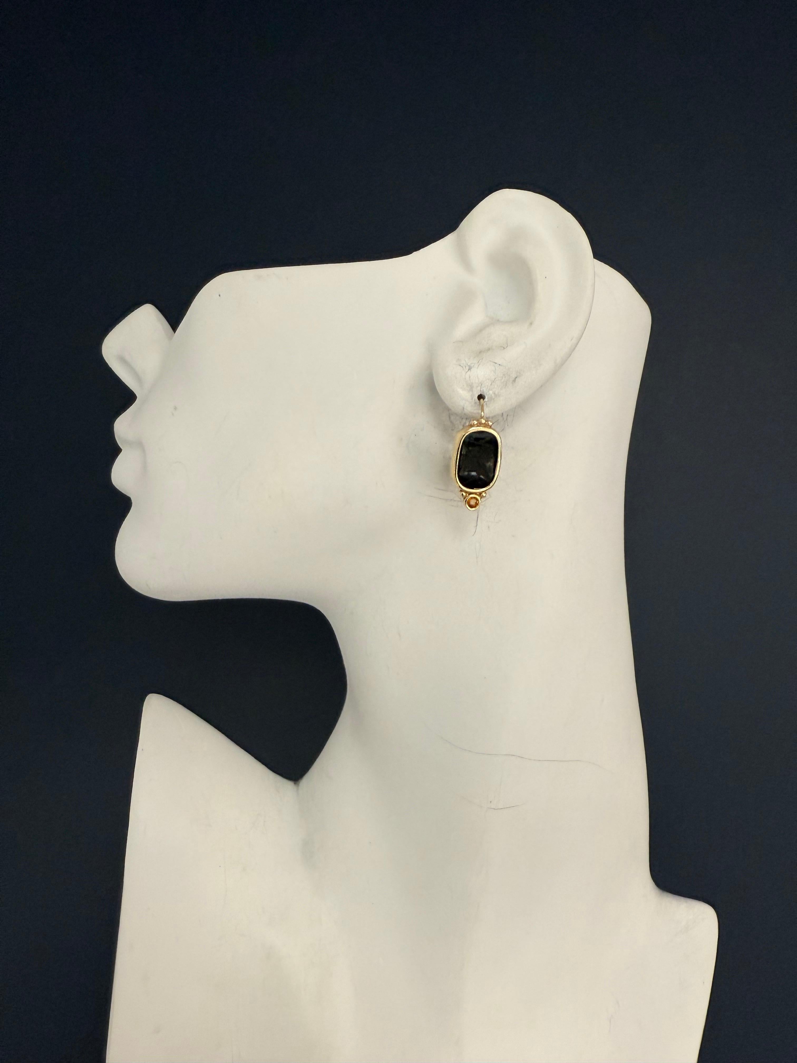 Retro Gold Römischer Schwarzer Onyx Intaglio-Ohrringe mit Citrin 1985 (Rundschliff) im Angebot