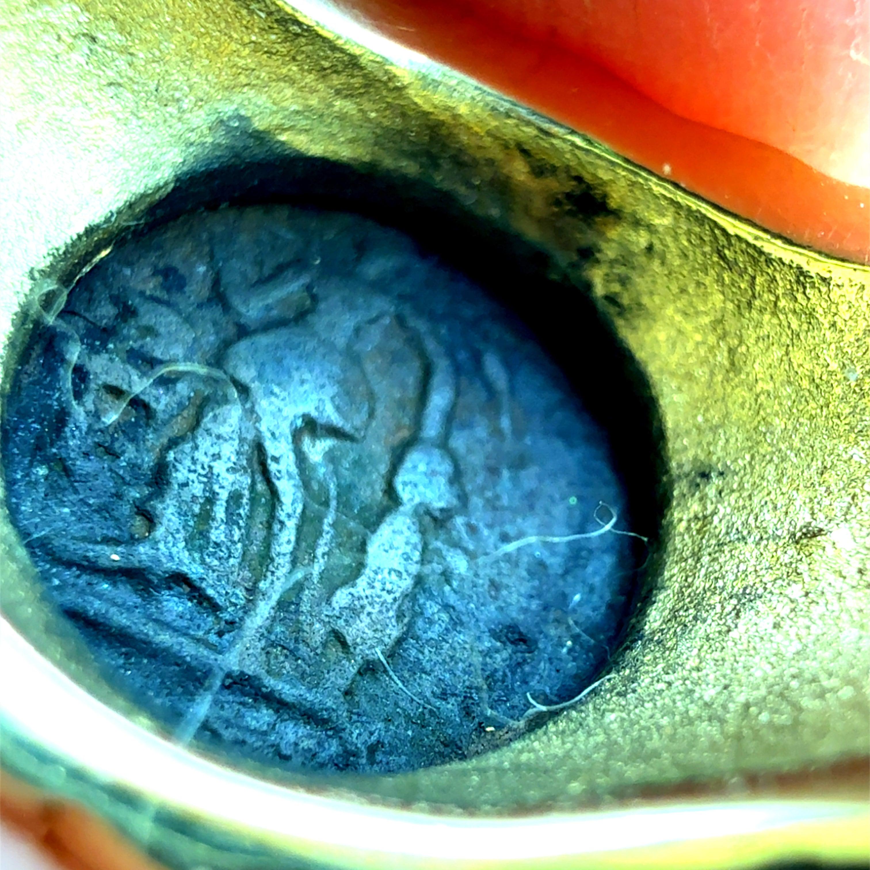 Bague rétro en or avec pièce de monnaie romaine et émeraude naturelle Circa 1980 Pour femmes en vente