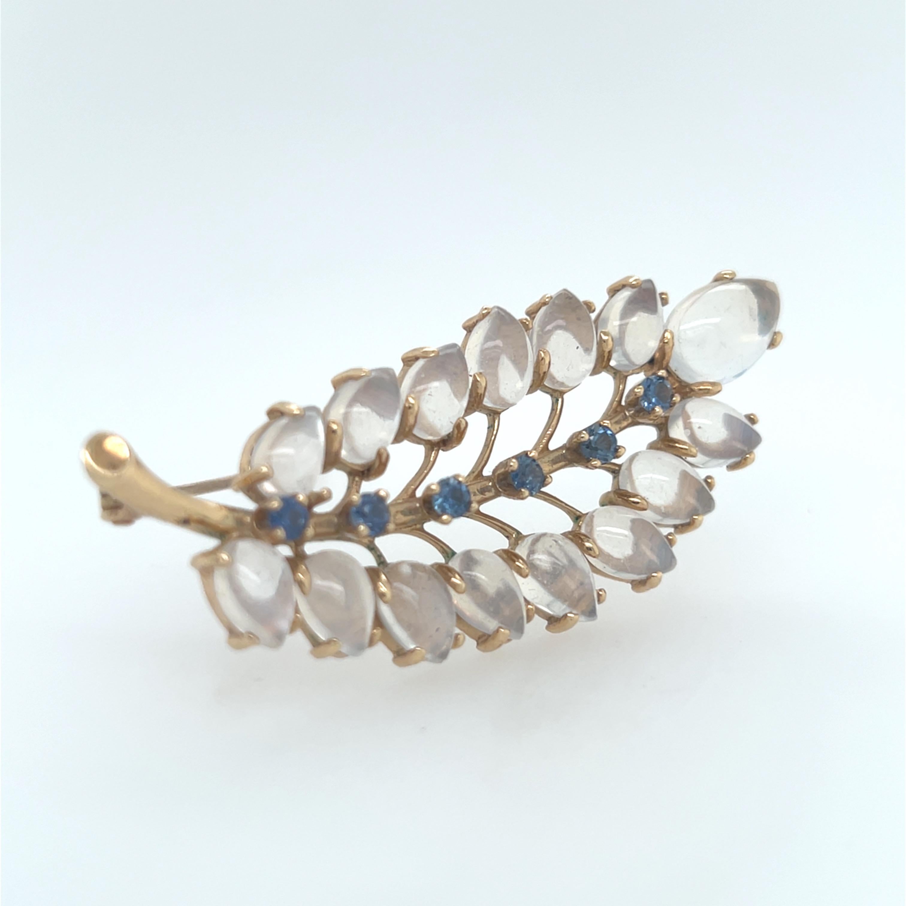 Retro Gold Sapphire and Rare Blue Cabochon Moonstone Leaf Shaped Pin Brooch 1970 For Sale 3