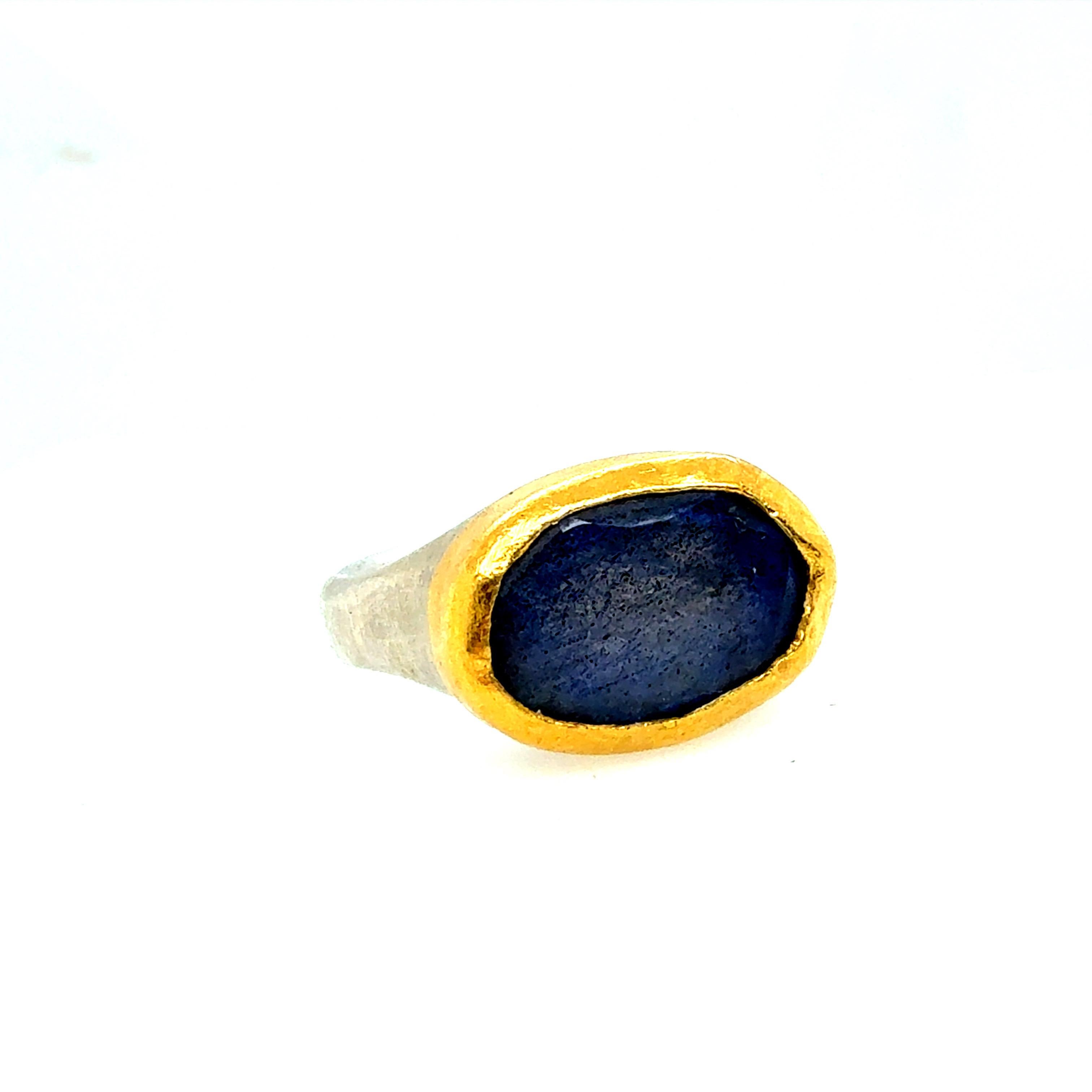 Donna Anello retrò in oro e argento con labradorite blu iridescente Circa 1990 in vendita