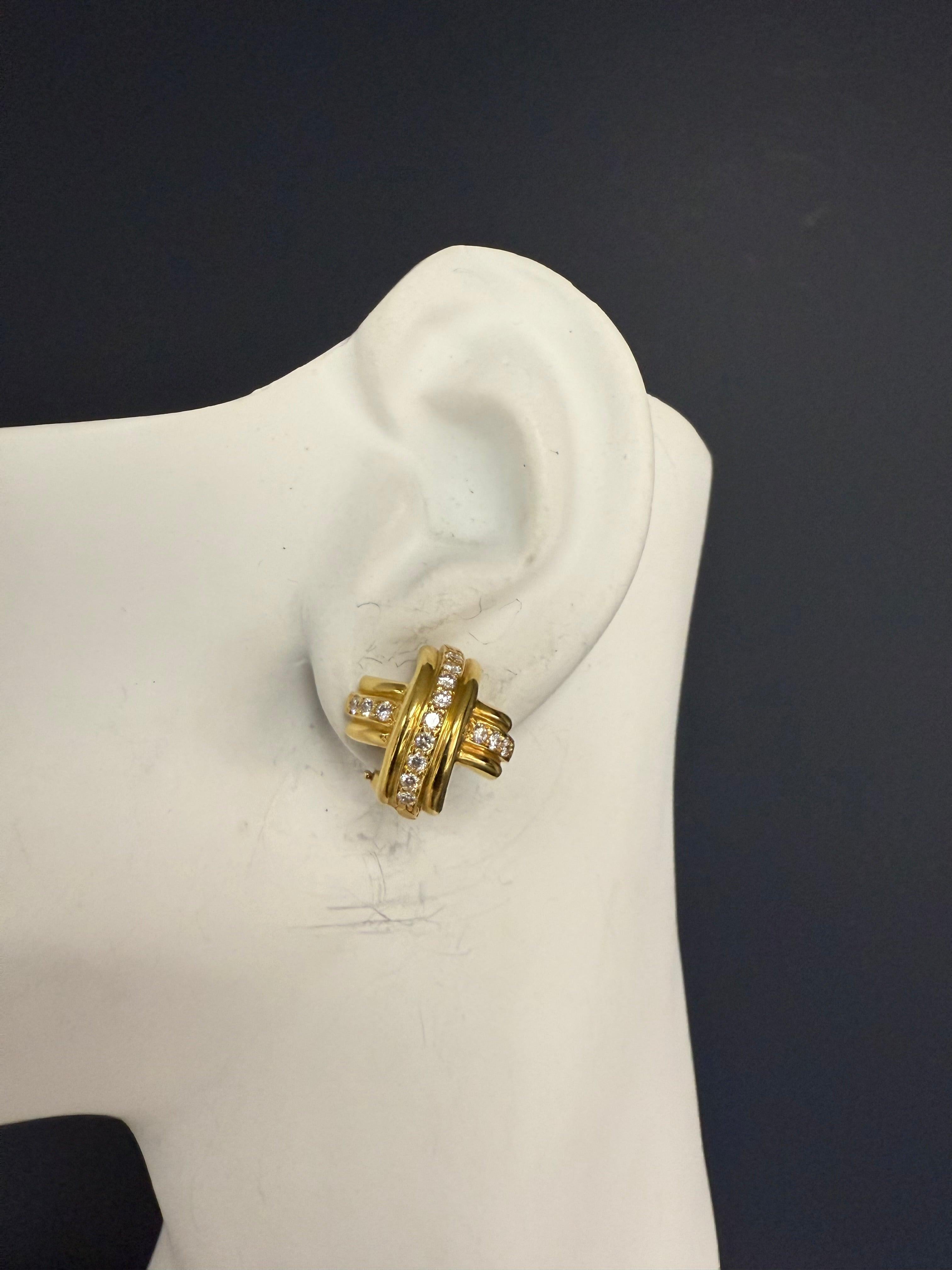 Retro Gold Tiffany & Co. Natürlicher farbloser Diamant CrissCross-Ohrring mit einem CT im Zustand „Gut“ im Angebot in Los Angeles, CA