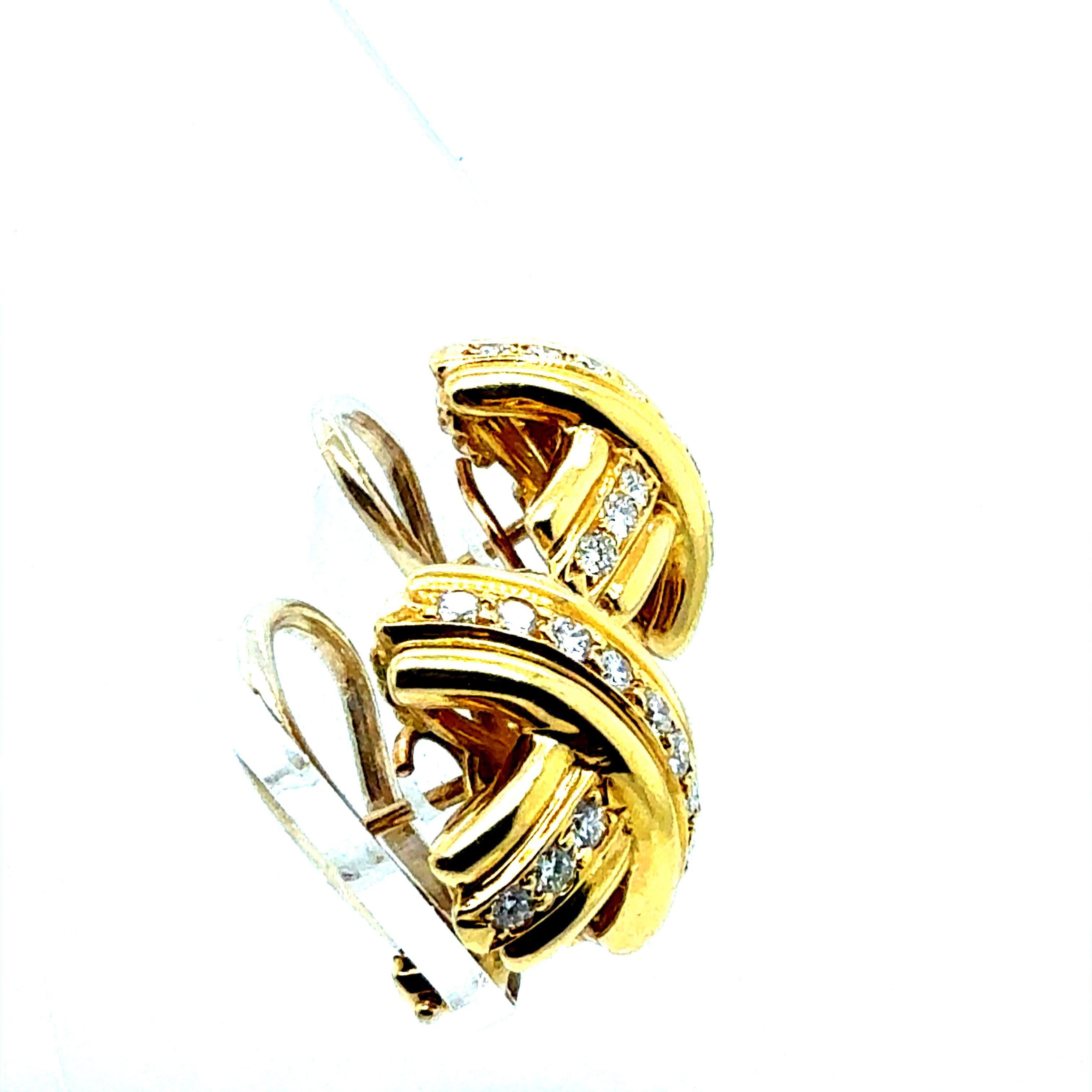 Retro Gold Tiffany & Co. Natürlicher farbloser Diamant CrissCross-Ohrring mit einem CT Damen im Angebot