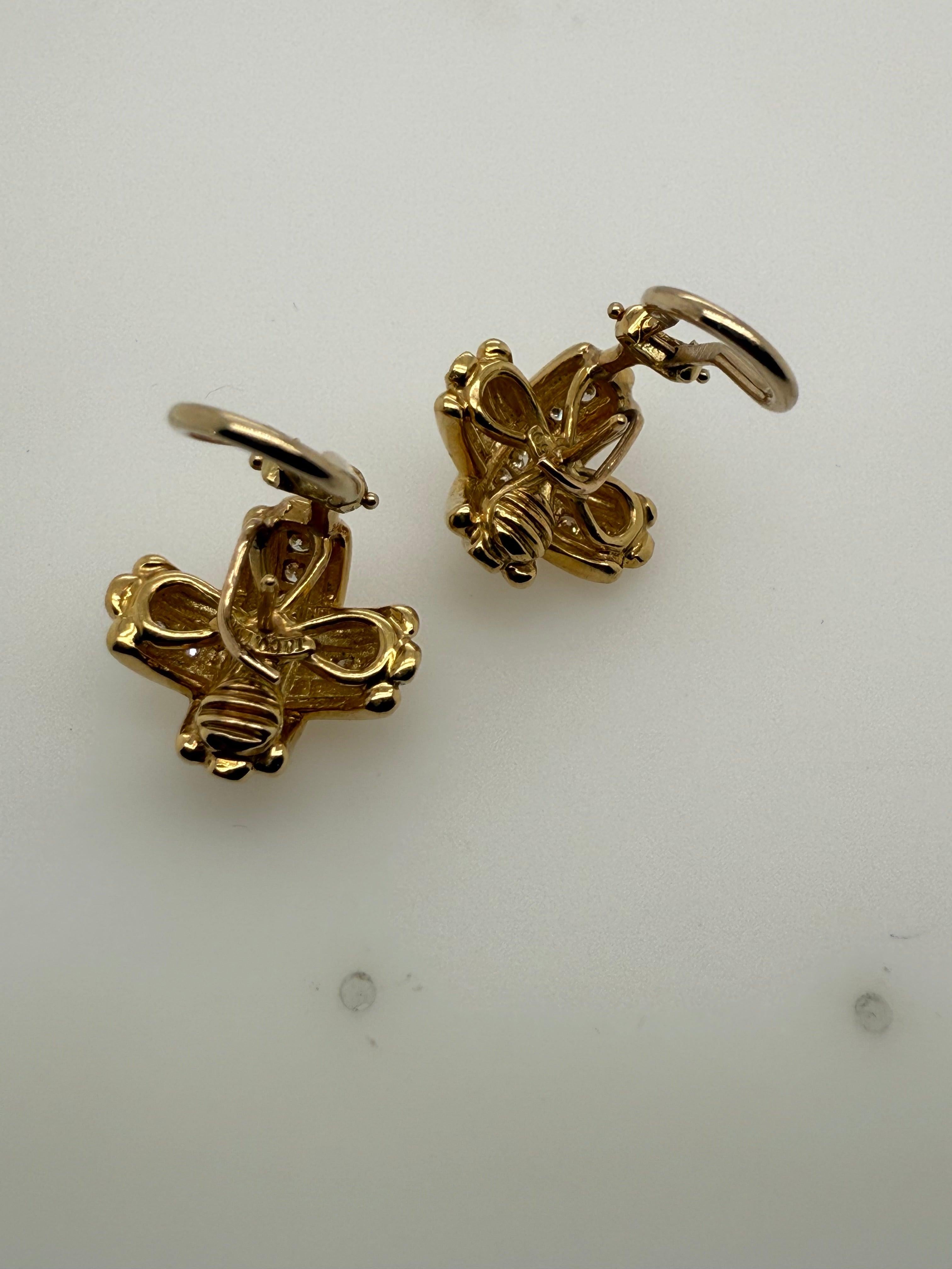 Retro Gold Tiffany & Co. Natürlicher farbloser Diamant CrissCross-Ohrring mit einem CT im Angebot 2