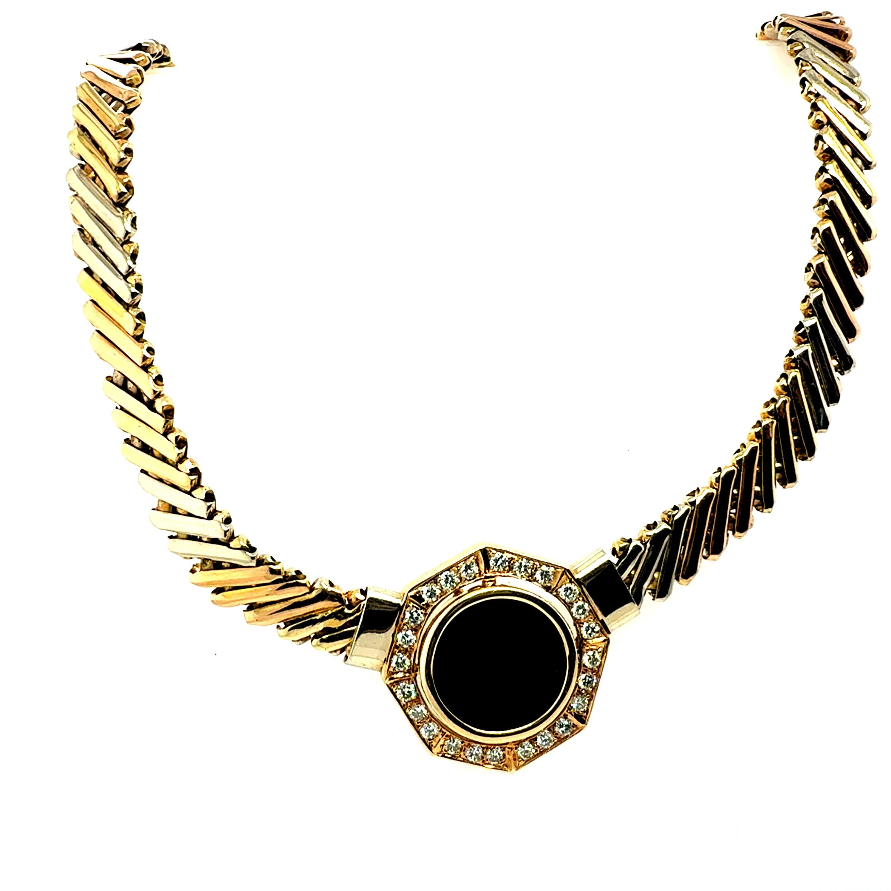Retro Gold Tri-Color 0.75 Carat Natural Diamond Onyx Statement Necklace Circle For Sale 1