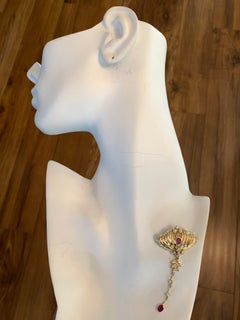 Retro Gold Vintage Brooche 3 Carat Natural Ruby and Diamond Gem Stone circa 1960