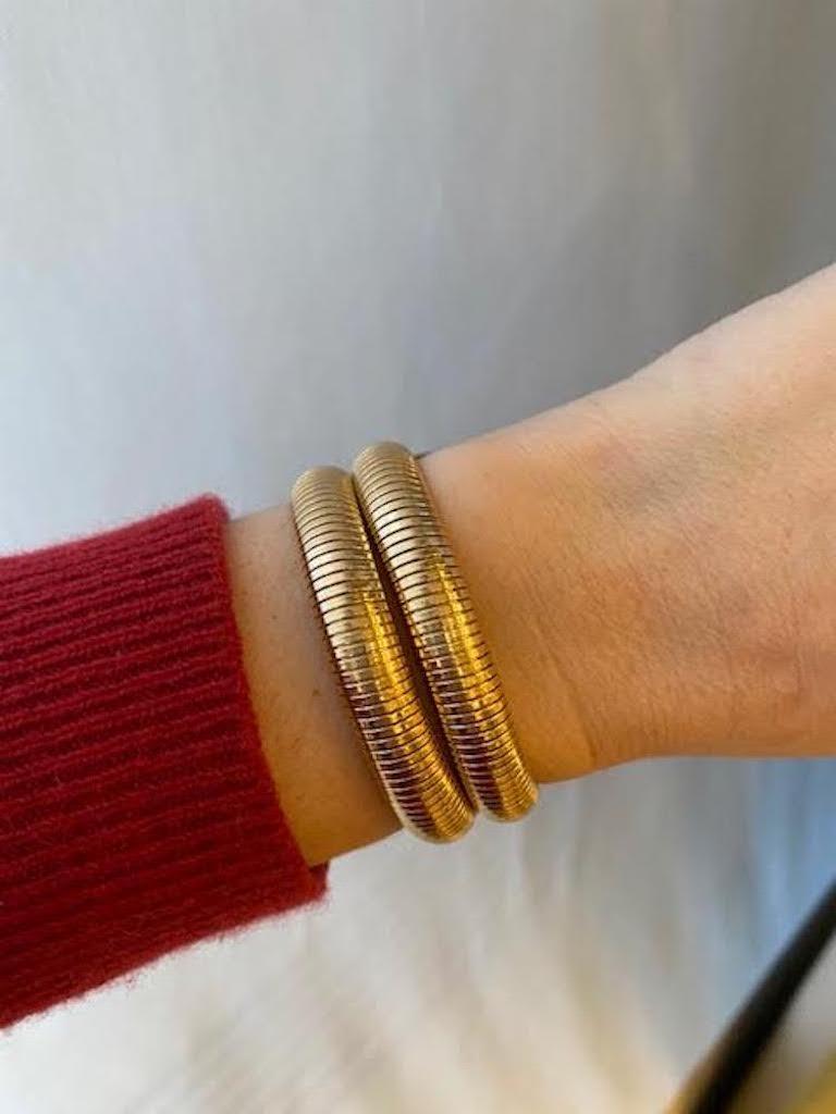 Retro Gold Wrap Around Gas Pipe Bracelet In Good Condition In New York, NY