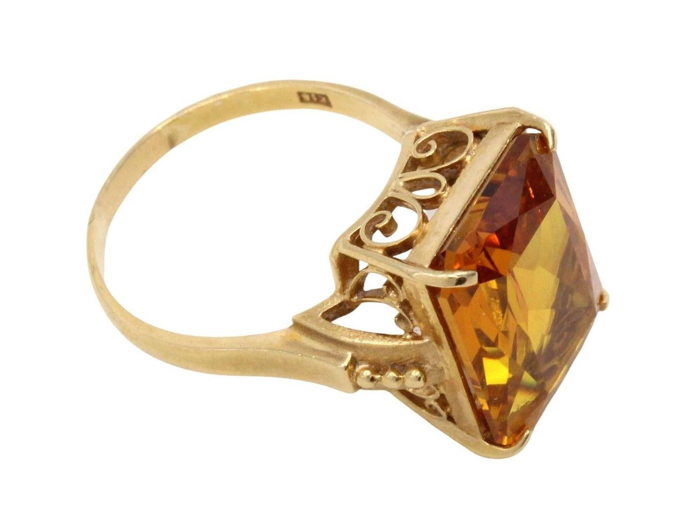 Women's or Men's Retro Golden Citrine 18 Karat Gold Ring
