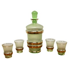 Retro Sherry Dekanter aus grünem und goldenem Glas mit 4 Gläsern    Zweifelsohne Retro 