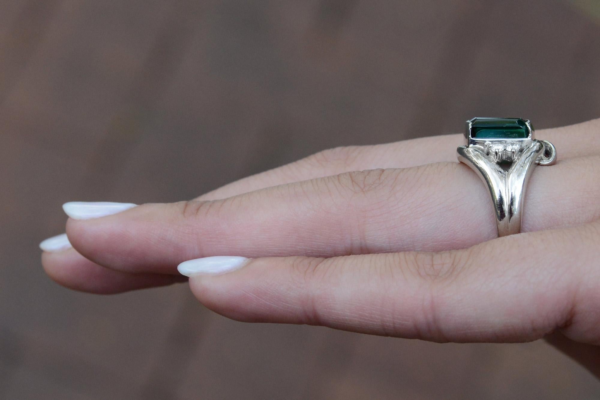 Contemporary Retro Green Tourmaline Diamond Engagement Ring For Sale
