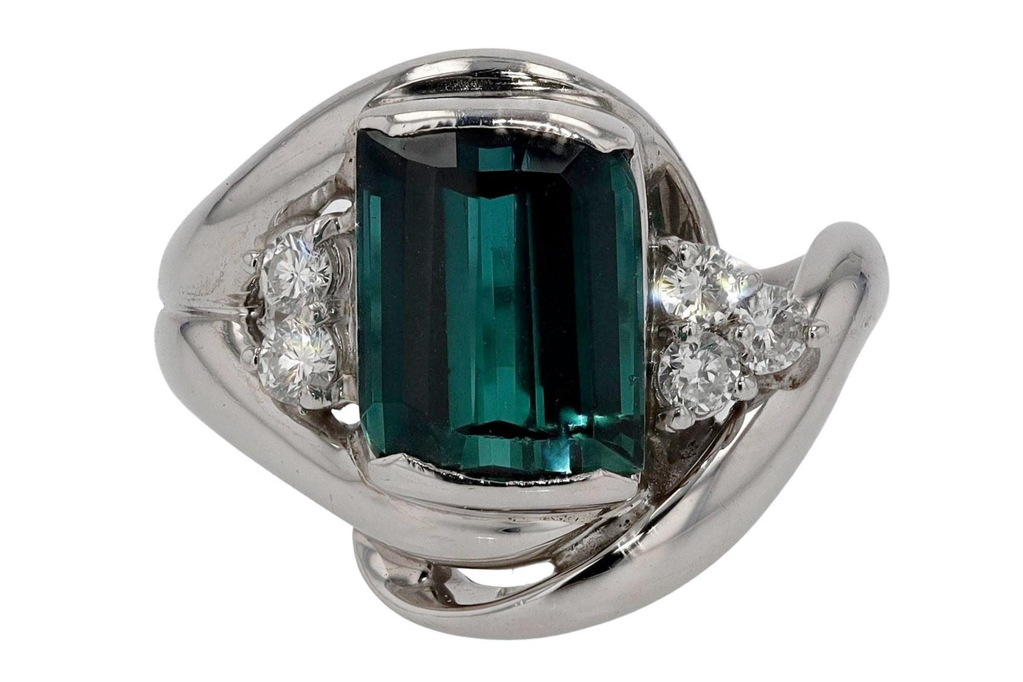 Retro Green Tourmaline Diamond Engagement Ring In Good Condition For Sale In Santa Barbara, CA