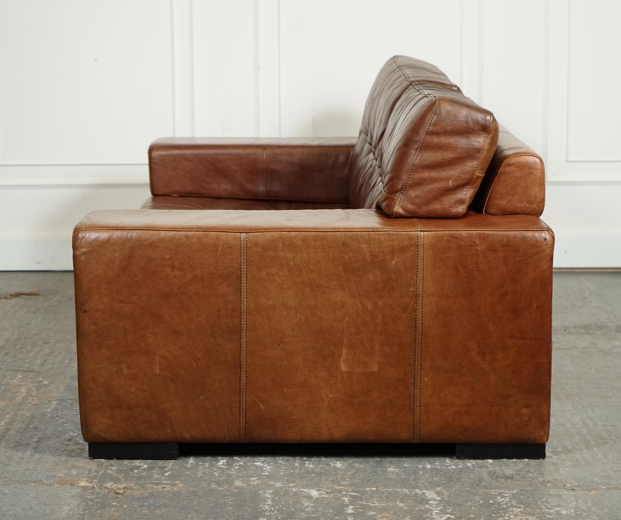 Cuir RETRO HALO TiMOTHY OULTON SOFA en cuir marron en vente