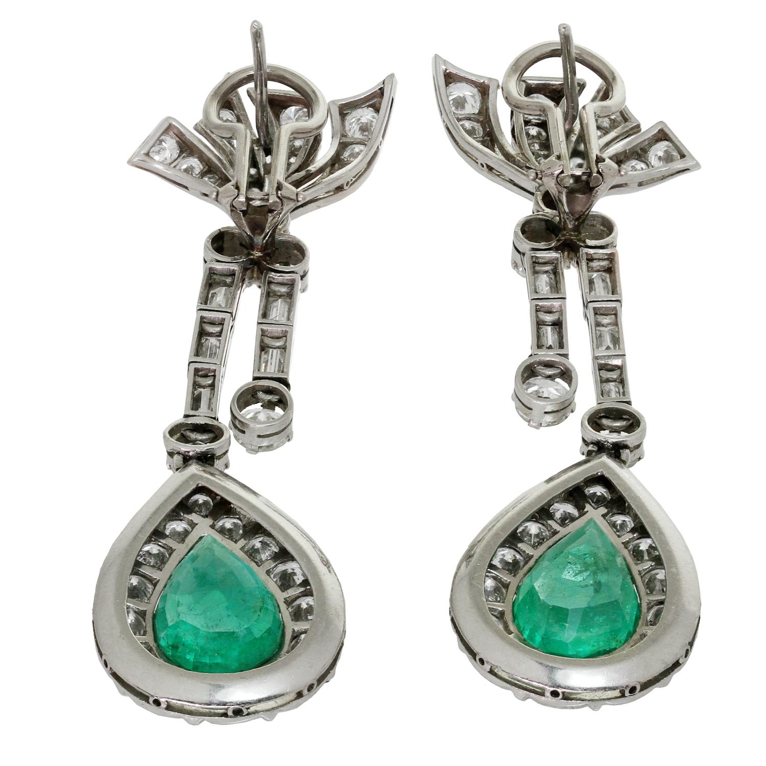 Retro Handmade Platinum Pear Shape Colombian Emerald Diamond Earrings GIA Cert. For Sale 2