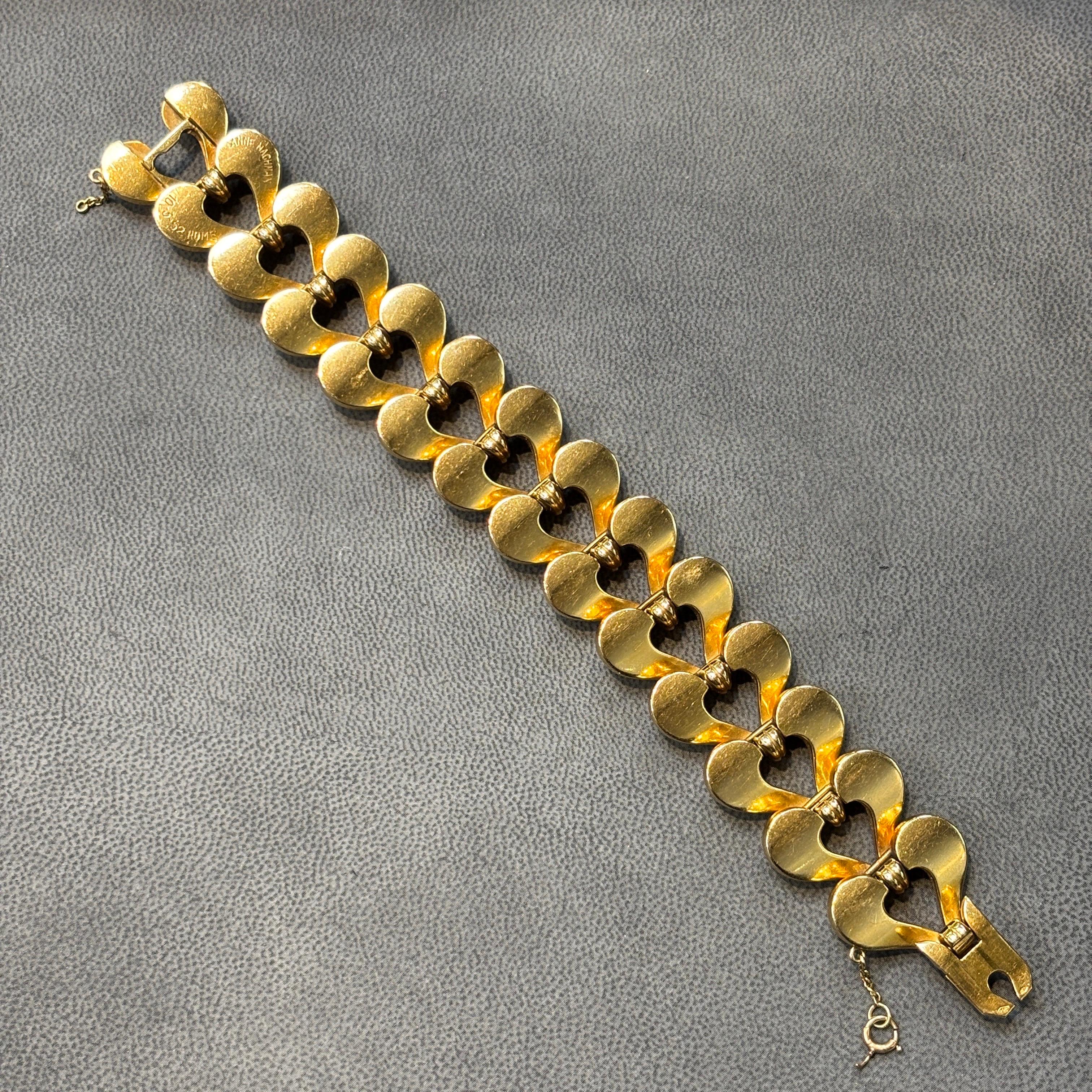 Retro Heart Shape Gold Link Bracelet For Sale 2