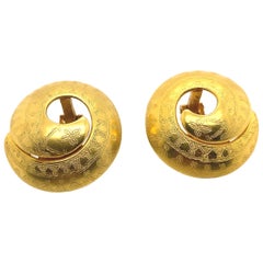 Pendientes retro Hermès de concha de oro amarillo de 18 quilates, circa 1950