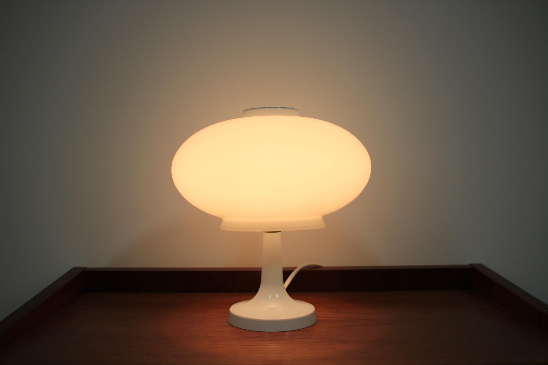 - Made in Czechoslovakia
- Made of milk glass
- Very good, fully functional condition.