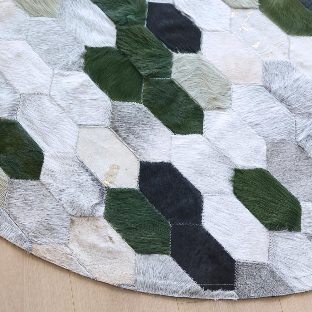 Retro Inspired Customizable Hornet Moss Cowhide Rug Round X-Large In New Condition For Sale In Charlotte, NC