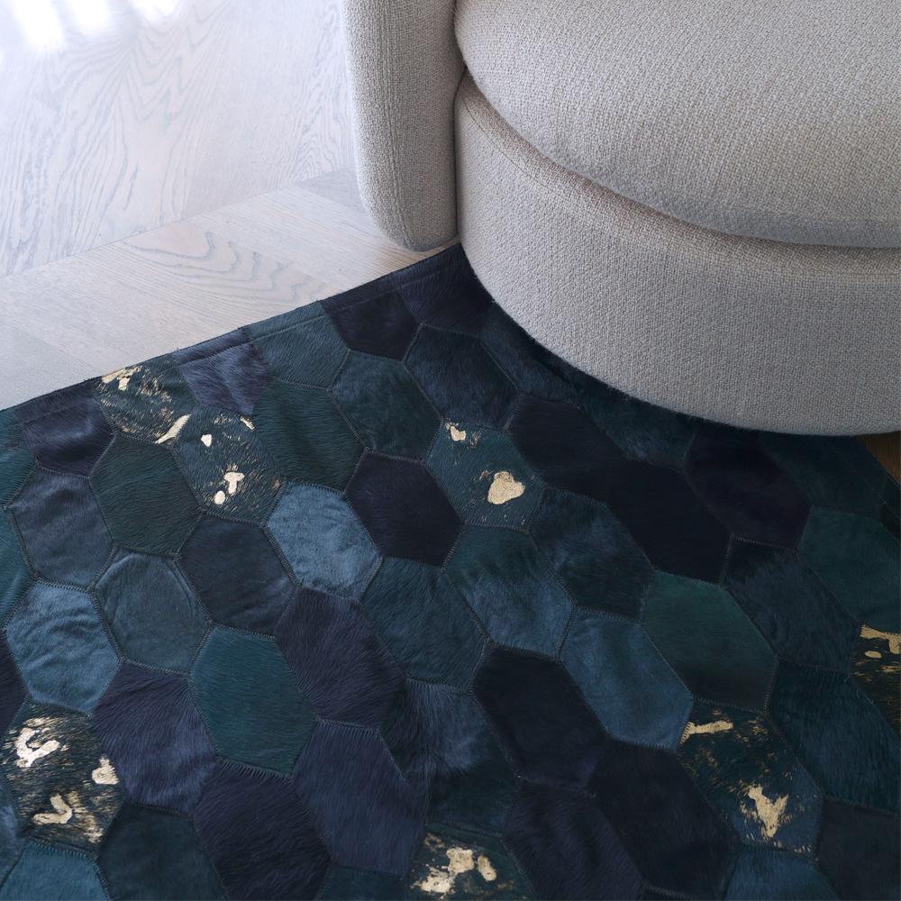 Retro-inspirierter, anpassbarer Hornet Teal und Gold Rindsleder-Bodenteppich XX-groß (Pakistanisch) im Angebot