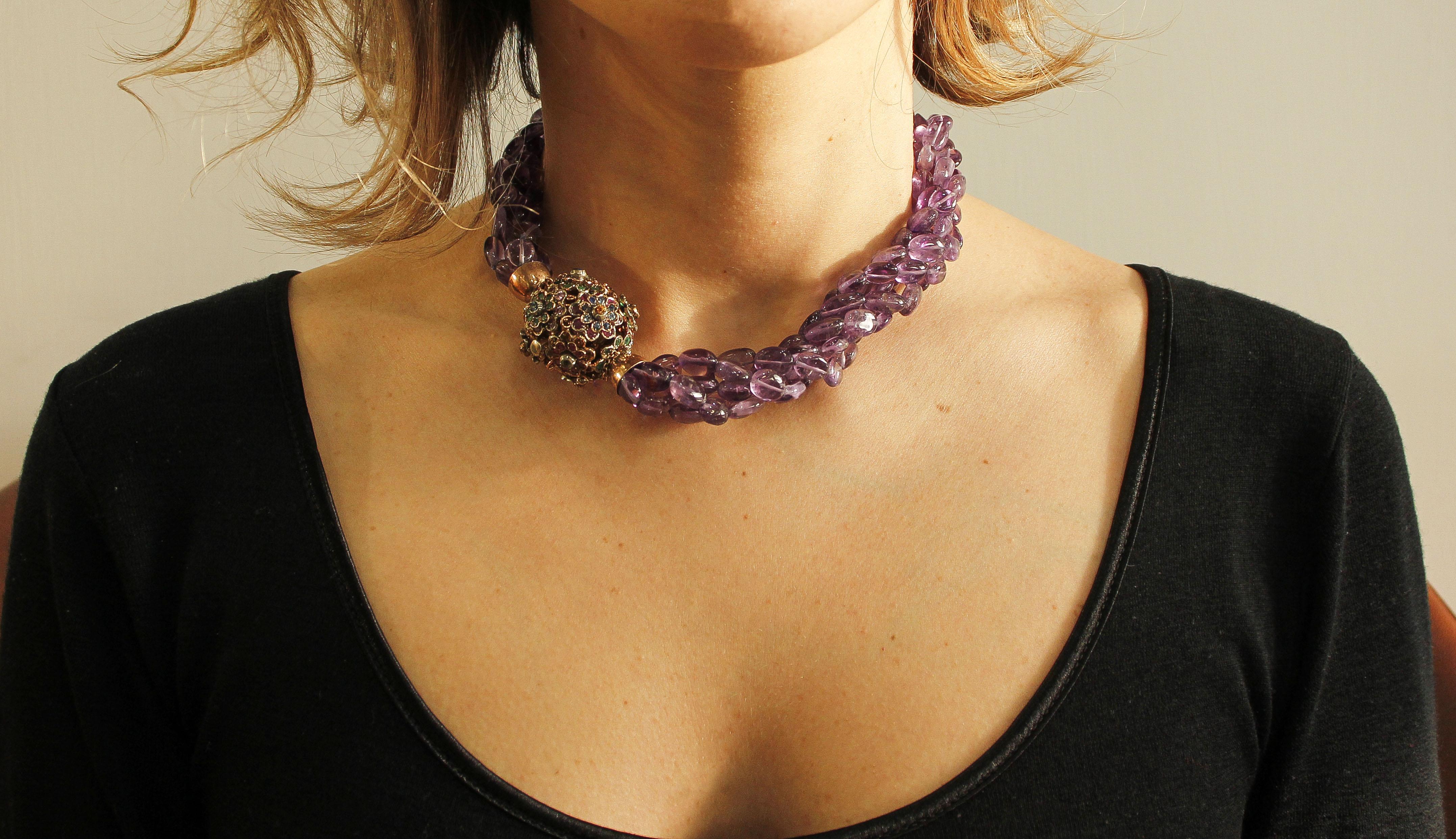 Retro Intertwined Amethysts Necklace, with Emeralds, Rubies and Sapphires Clasp For Sale 2