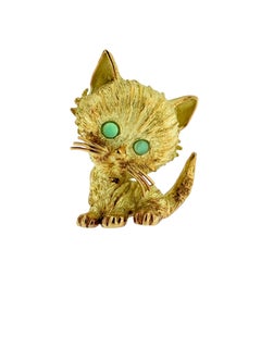 Retro Italian 18 karat Gold Cat Brooche with Emeralds