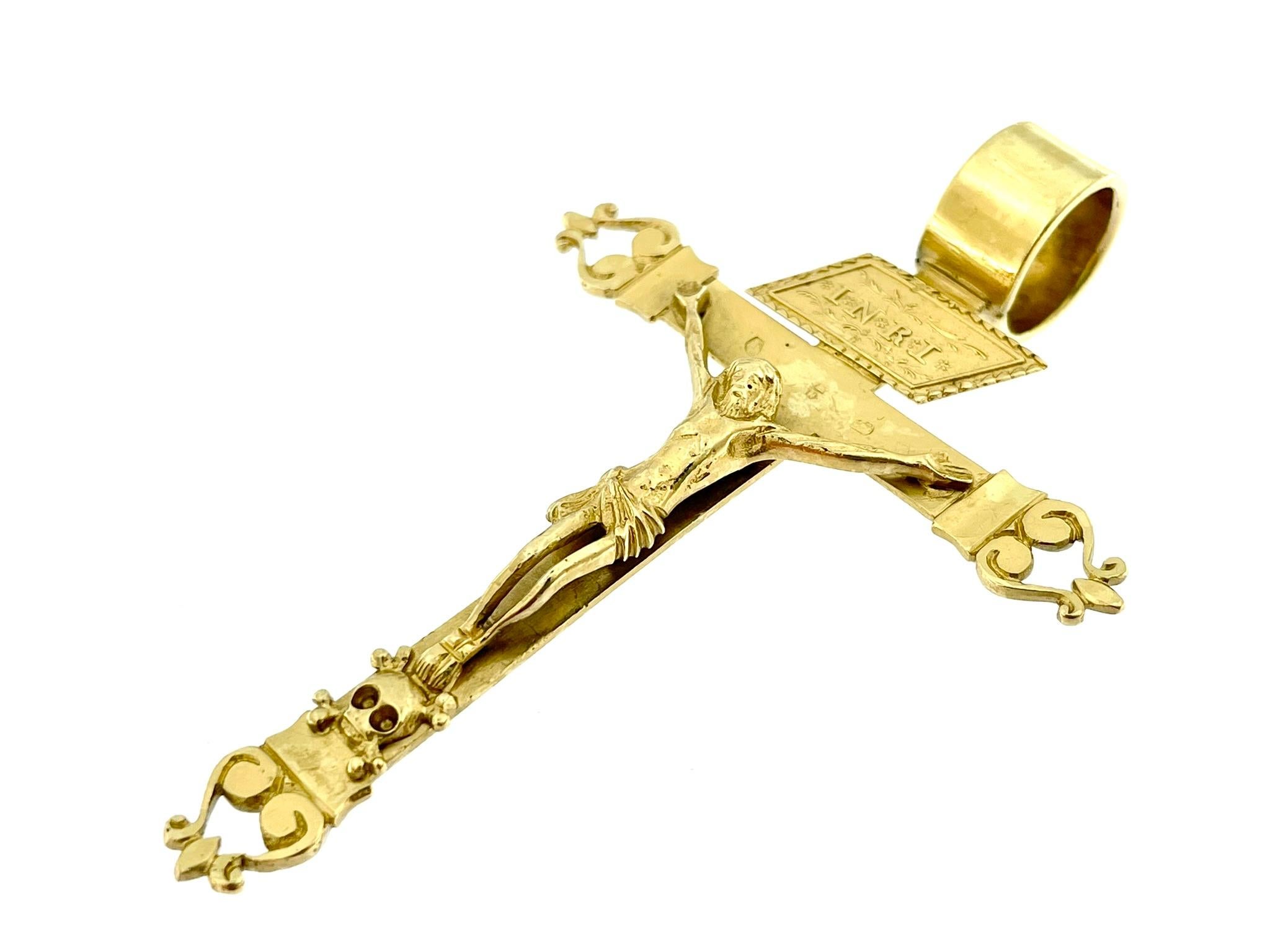 Retro Italian 18kt Yellow Gold Crucifix  For Sale 1
