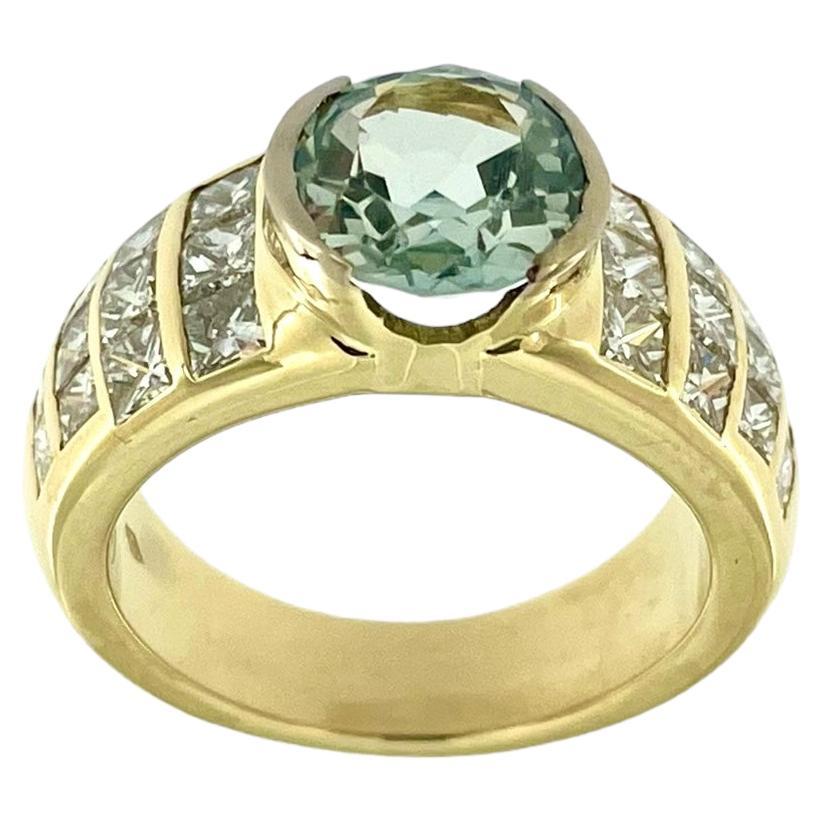 Retro Italian Yellow Gold Ring with Peridot and Diamonds For Sale