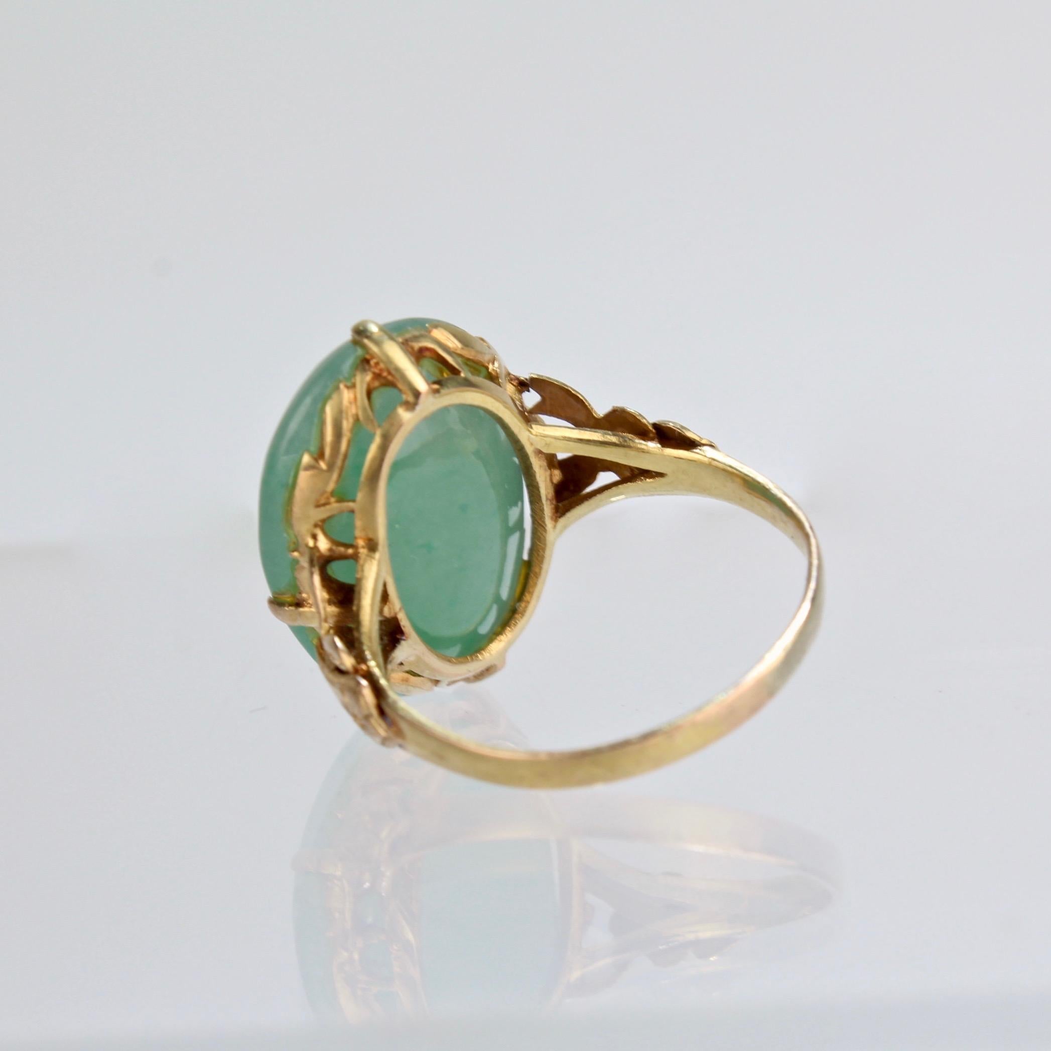 Oval Cut Retro Jade and 14 Karat Gold Cocktail Ring, 1970s