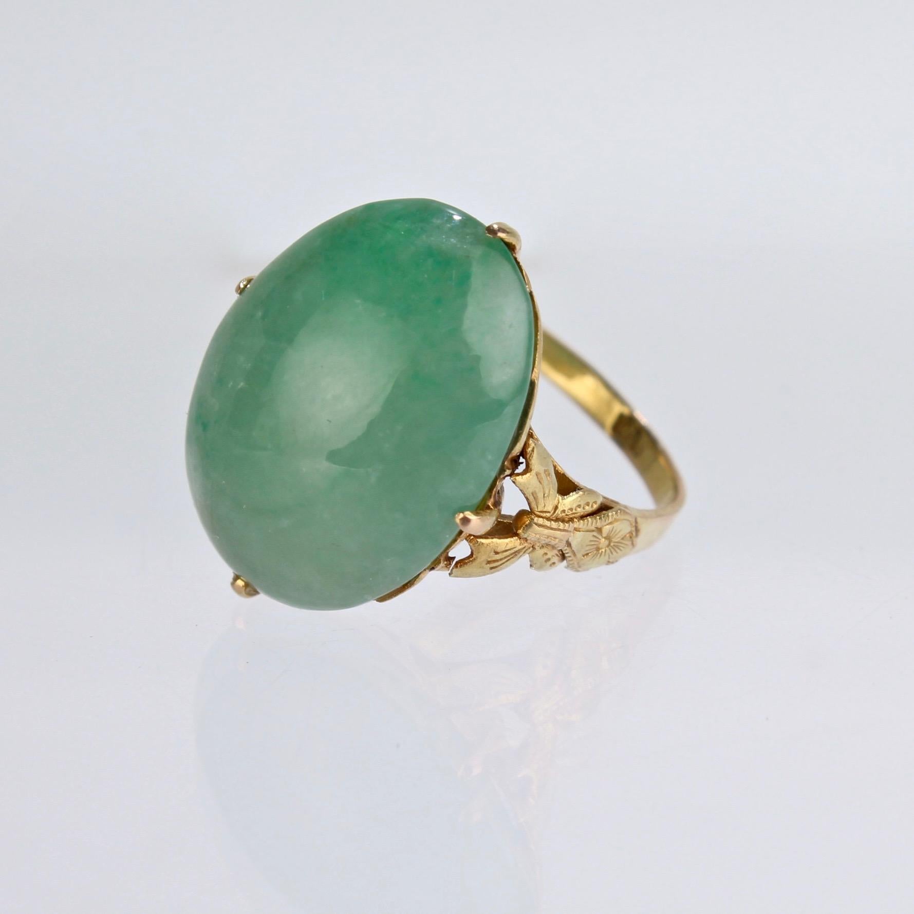 Retro Jade and 14 Karat Gold Cocktail Ring, 1970s In Good Condition In Philadelphia, PA