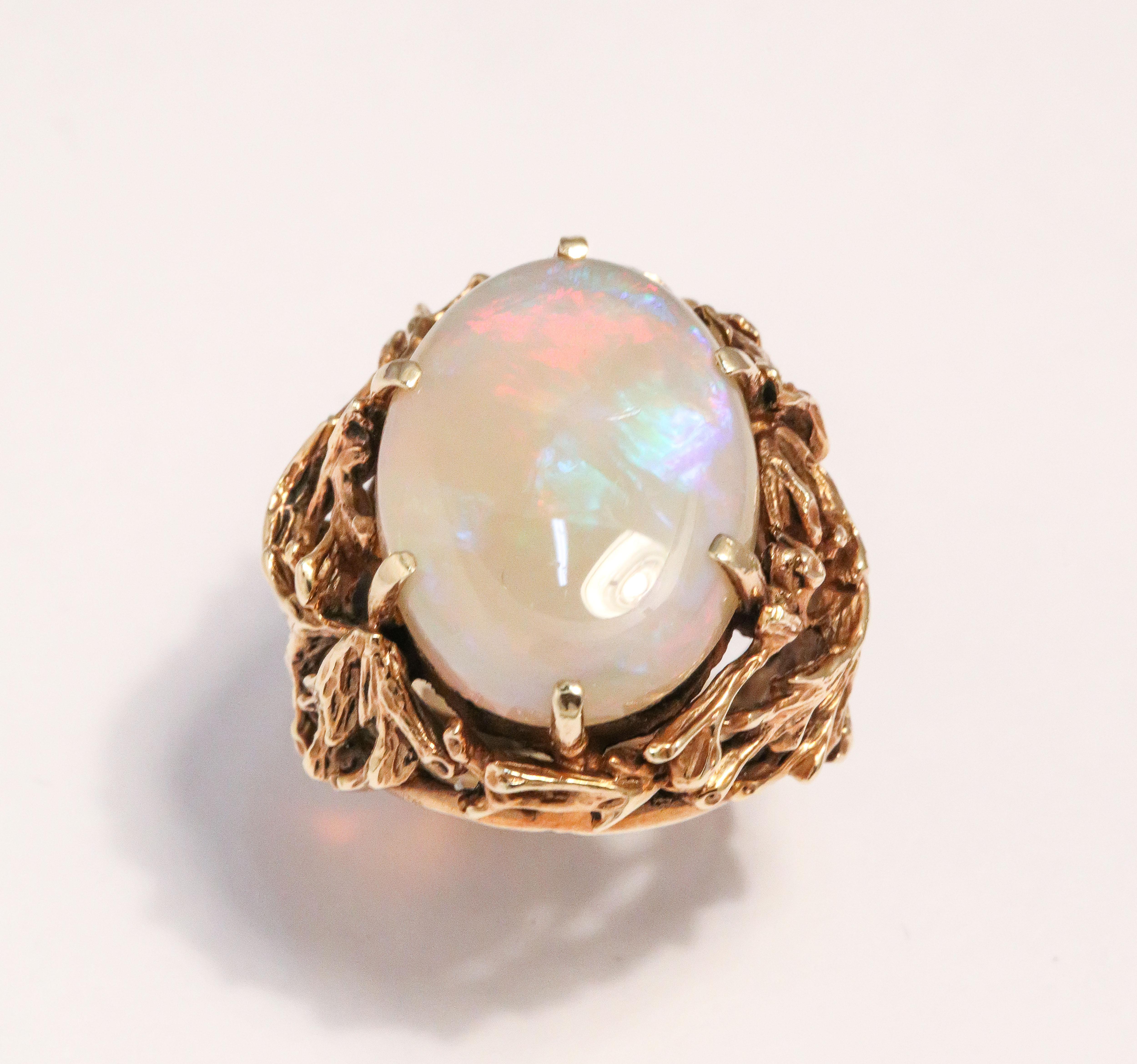 Ladies White Cocktail Large White Flashed Opal Carved Gold Foliate Ring In Good Condition In New York, NY