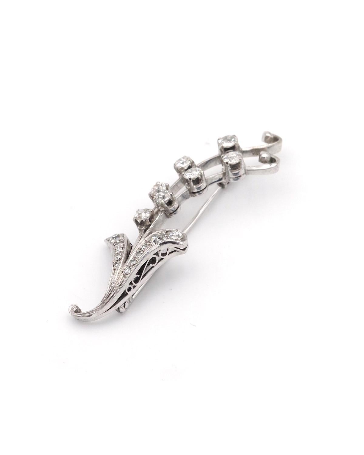 Broche retro de diamantes lirio de los valles, flor de 18k con talla de mina antigua Talla antigua en venta
