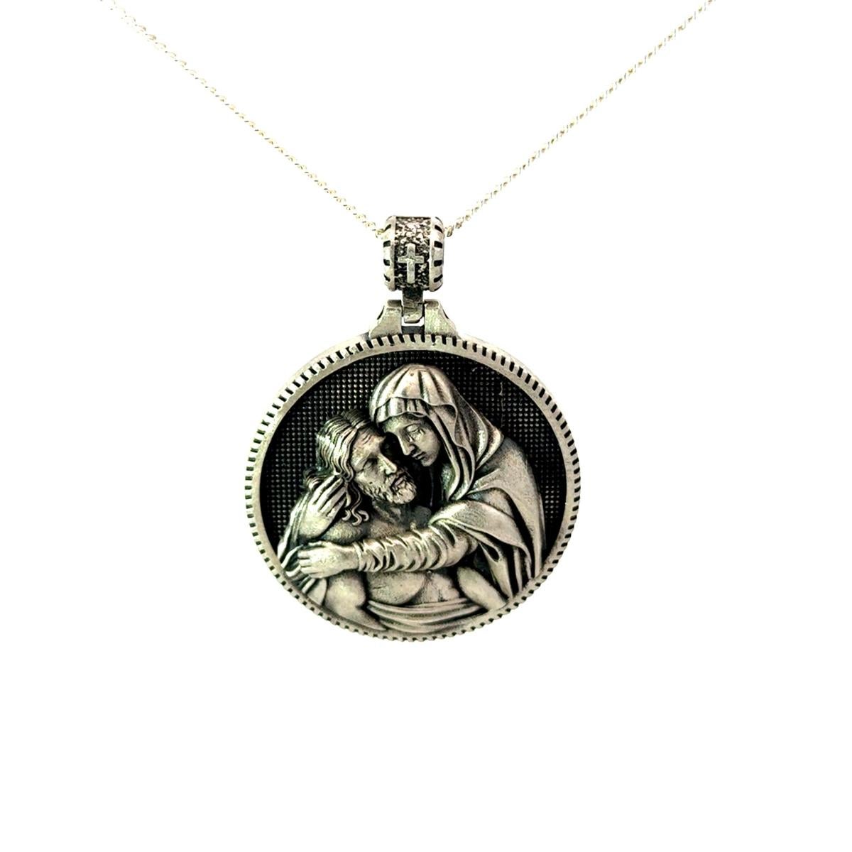 Retro Mary and Jesus Medallion Pendant Jewelry Made in 925 Sterling Silver In New Condition For Sale In New York, NY