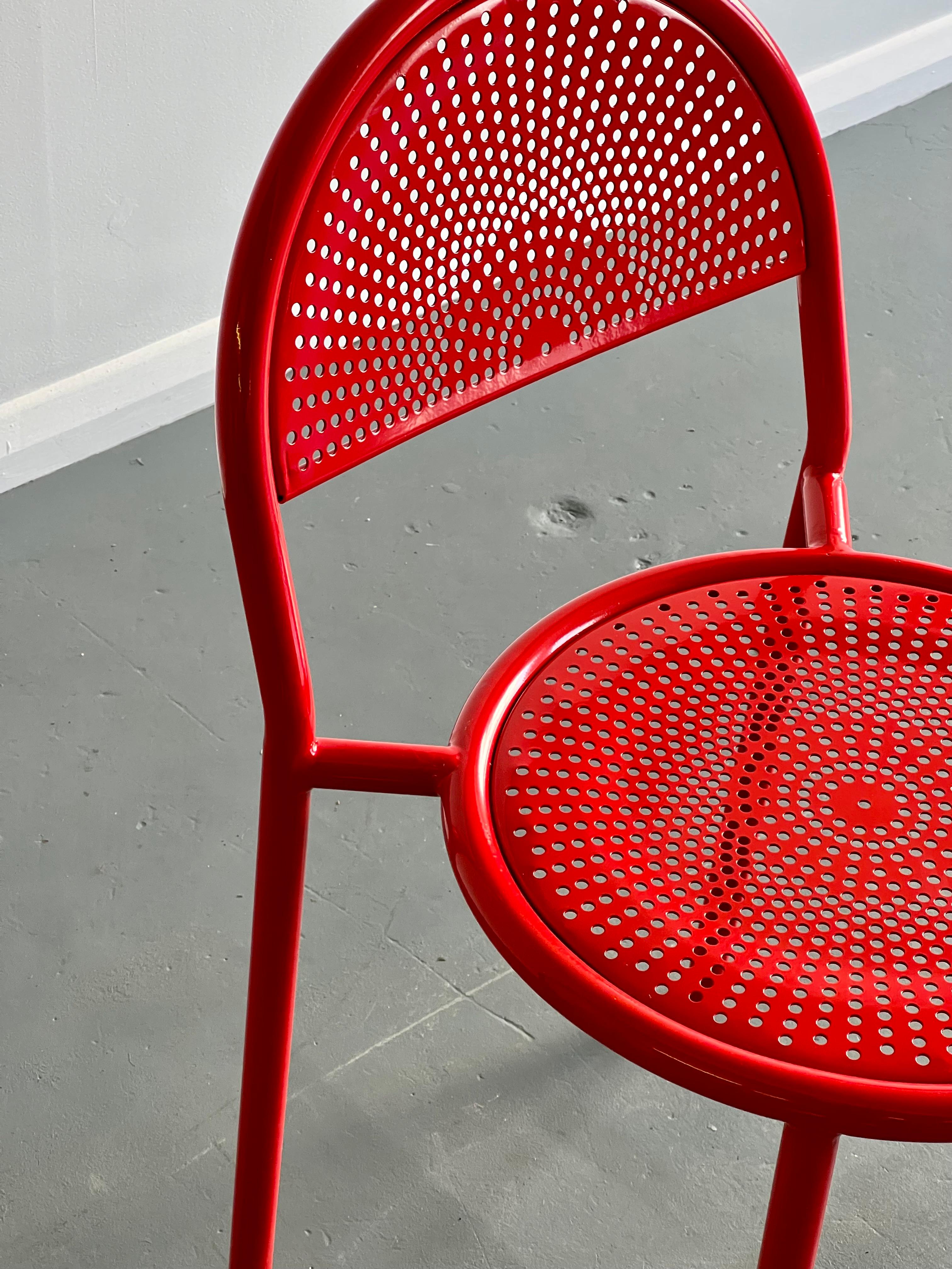 Retro Memphis Style Red Metal Accent Chair.


Width - 43cm

Depth - 50cm

Seat Height - 45cm

Back Height - 78cm


This item has just been professionally powder coated so is in incredible condition.


Please remember that this item is in a used