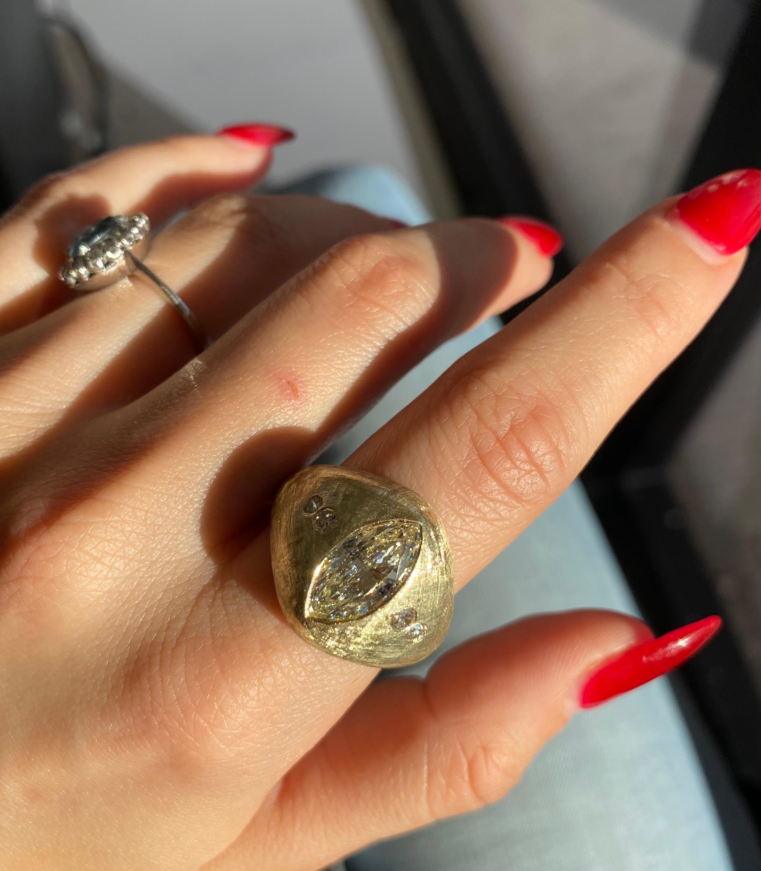 Art Deco Retro Men's Marquise Diamond Fashion Ring in 14 Karat Yellow Gold