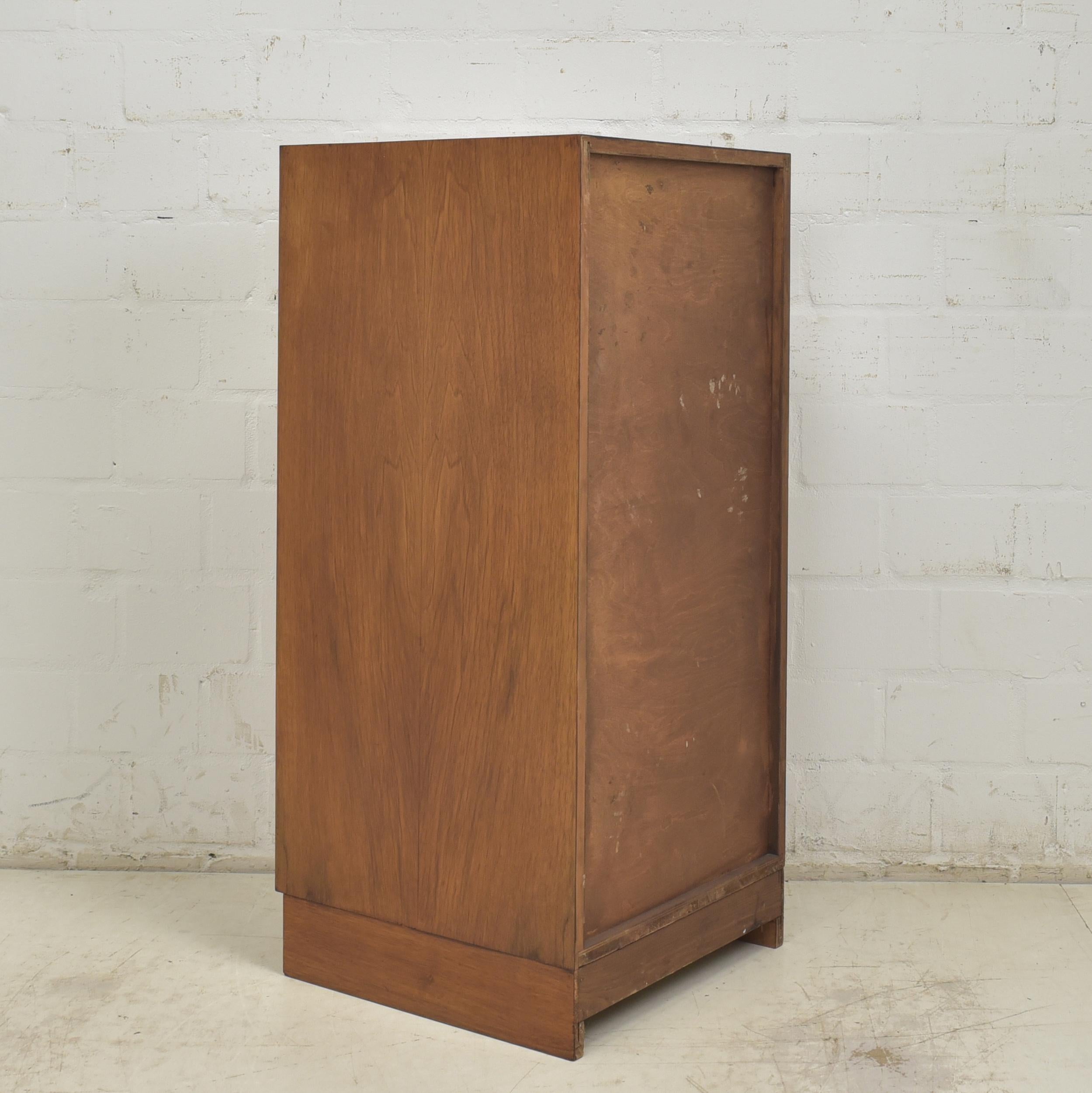 Retro Midcentury Art Deco Narrow Chest of Drawers / Small Cabinet, 1950 For Sale 7