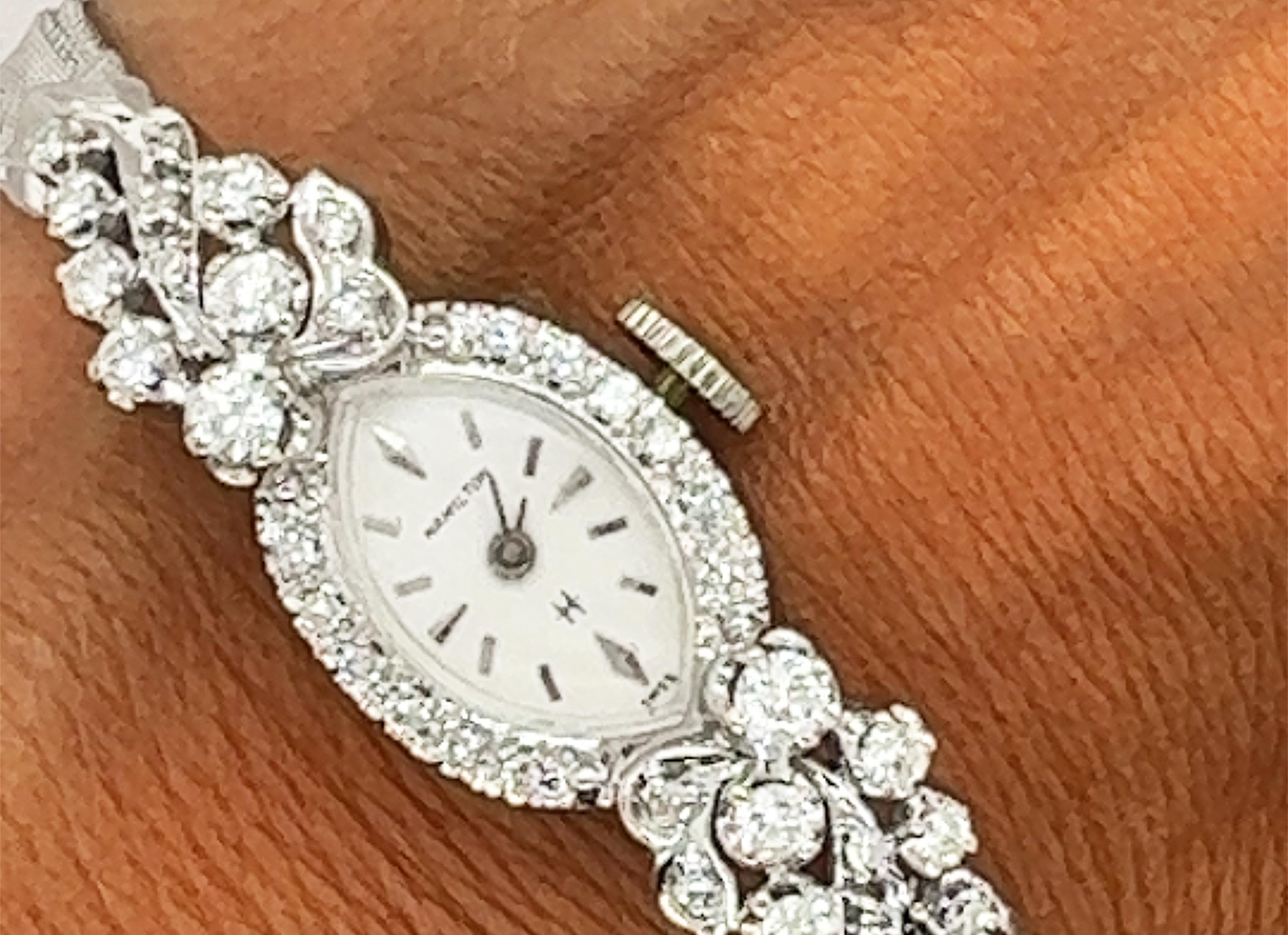 Retro Damenarmbanduhr aus der Mitte des Jahrhunderts .90 Karat Diamant 14K Original 1965 im Zustand „Hervorragend“ in Dearborn, MI