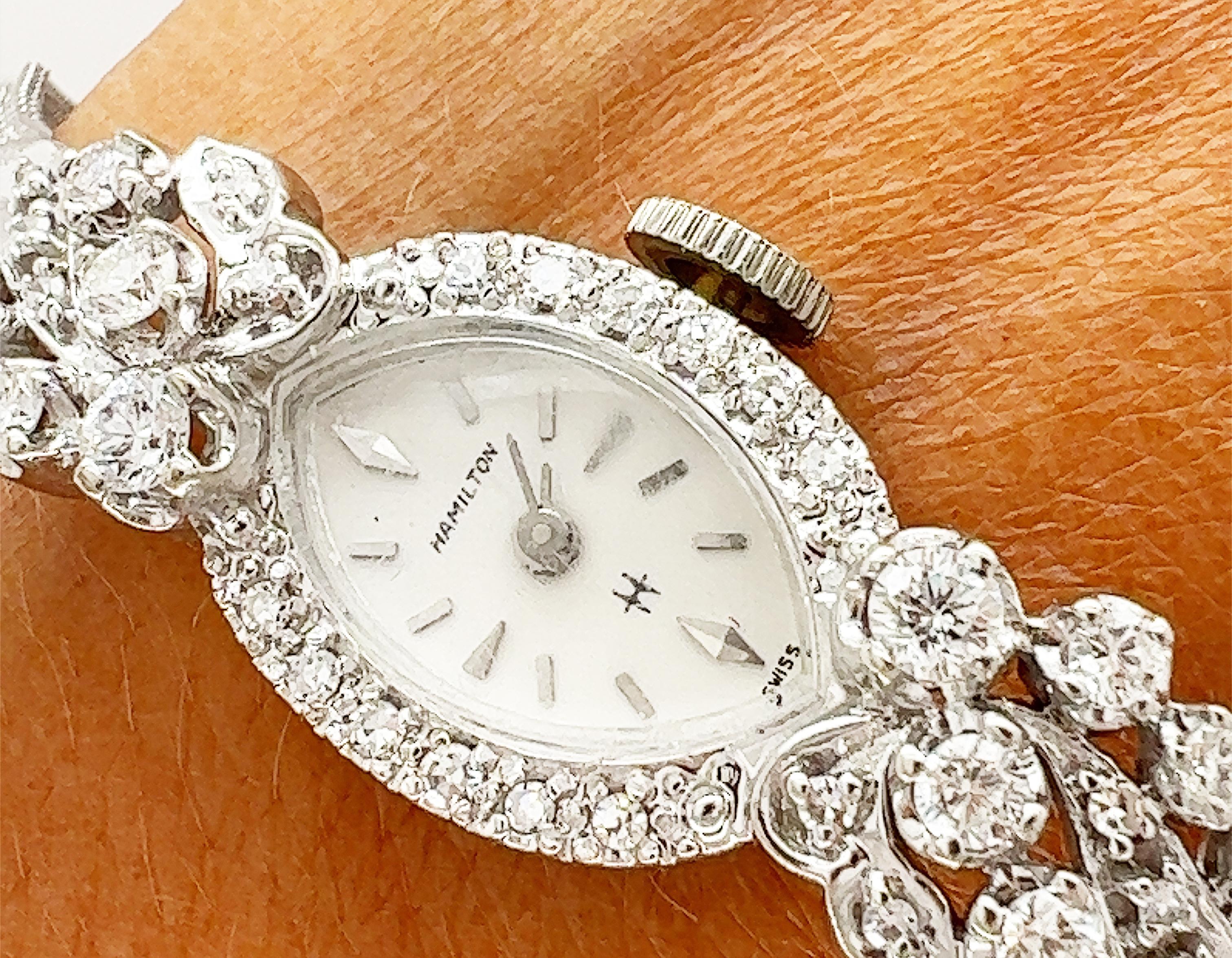 Retro Damenarmbanduhr aus der Mitte des Jahrhunderts .90 Karat Diamant 14K Original 1965 1