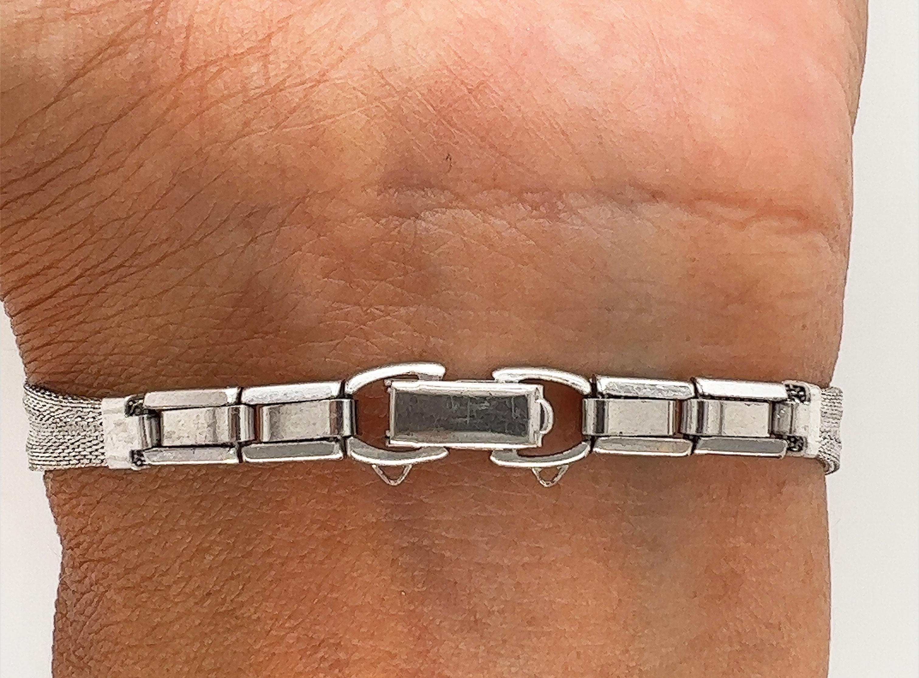 Retro Damenarmbanduhr aus der Mitte des Jahrhunderts .90 Karat Diamant 14K Original 1965 3