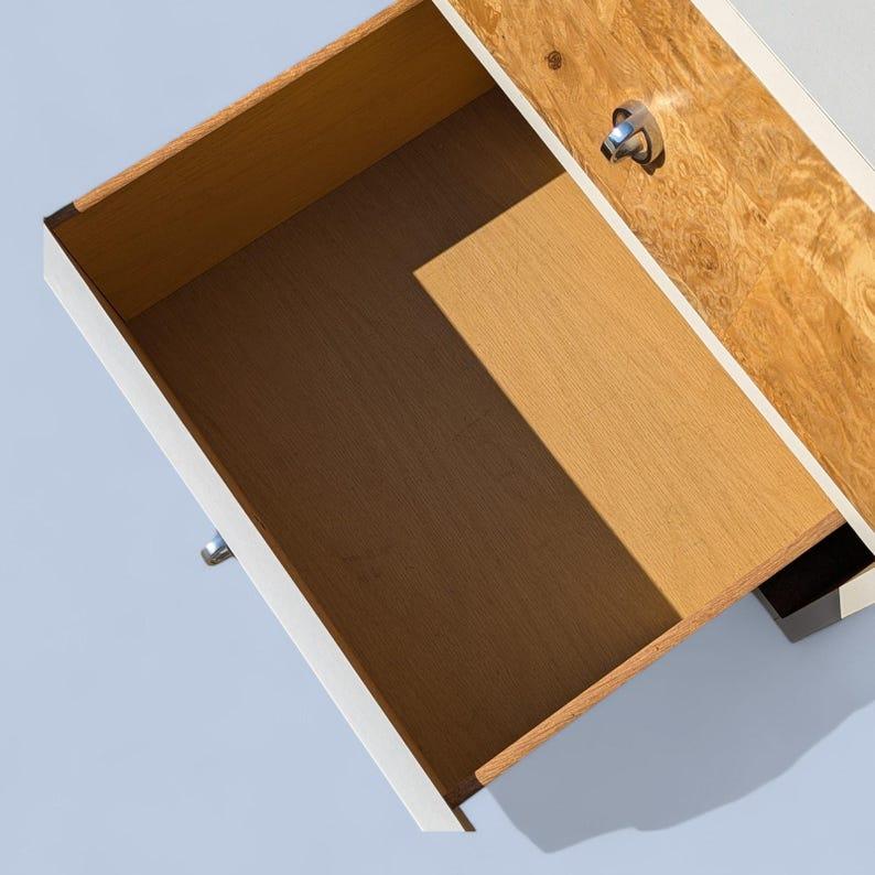 Retro Mid Century Nachttisch, Laminat, Faux Wurzelholz, Chrom zieht, einzigartig (20. Jahrhundert) im Angebot