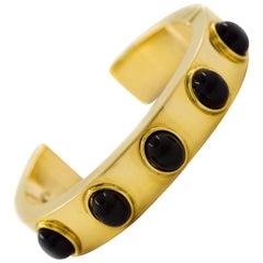 Retro Modern 18-Karat Gold Bangle Cuff Bracelet with Black Cabochon, 66 Grams